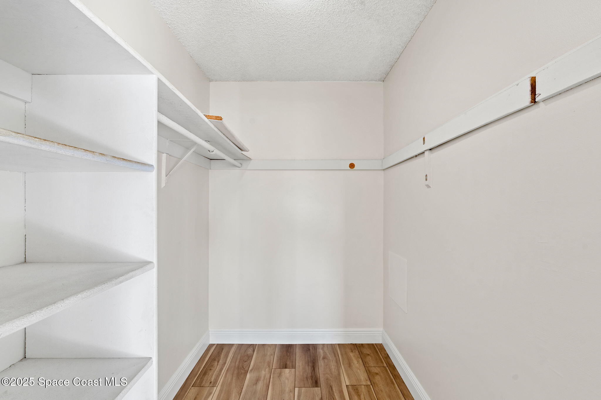 2727 N Wickham Road 202-8