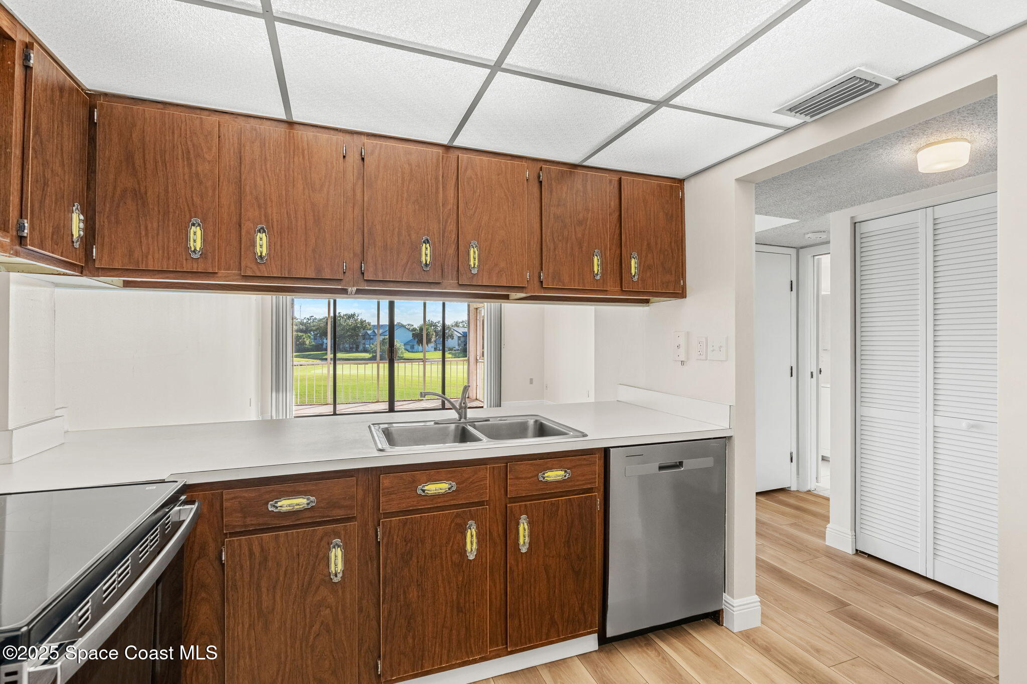 2727 N Wickham Road 202-8