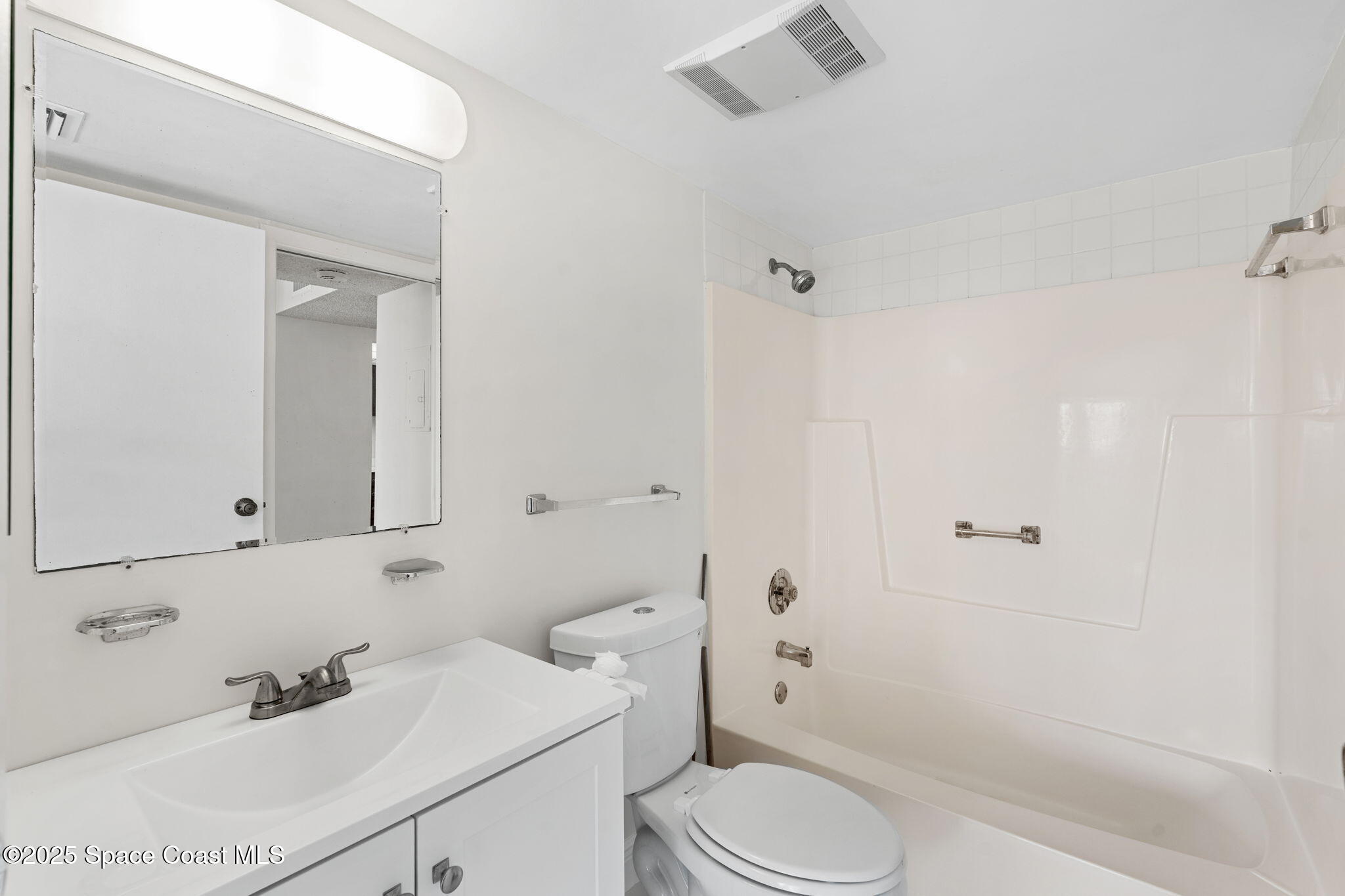 2727 N Wickham Road 202-8