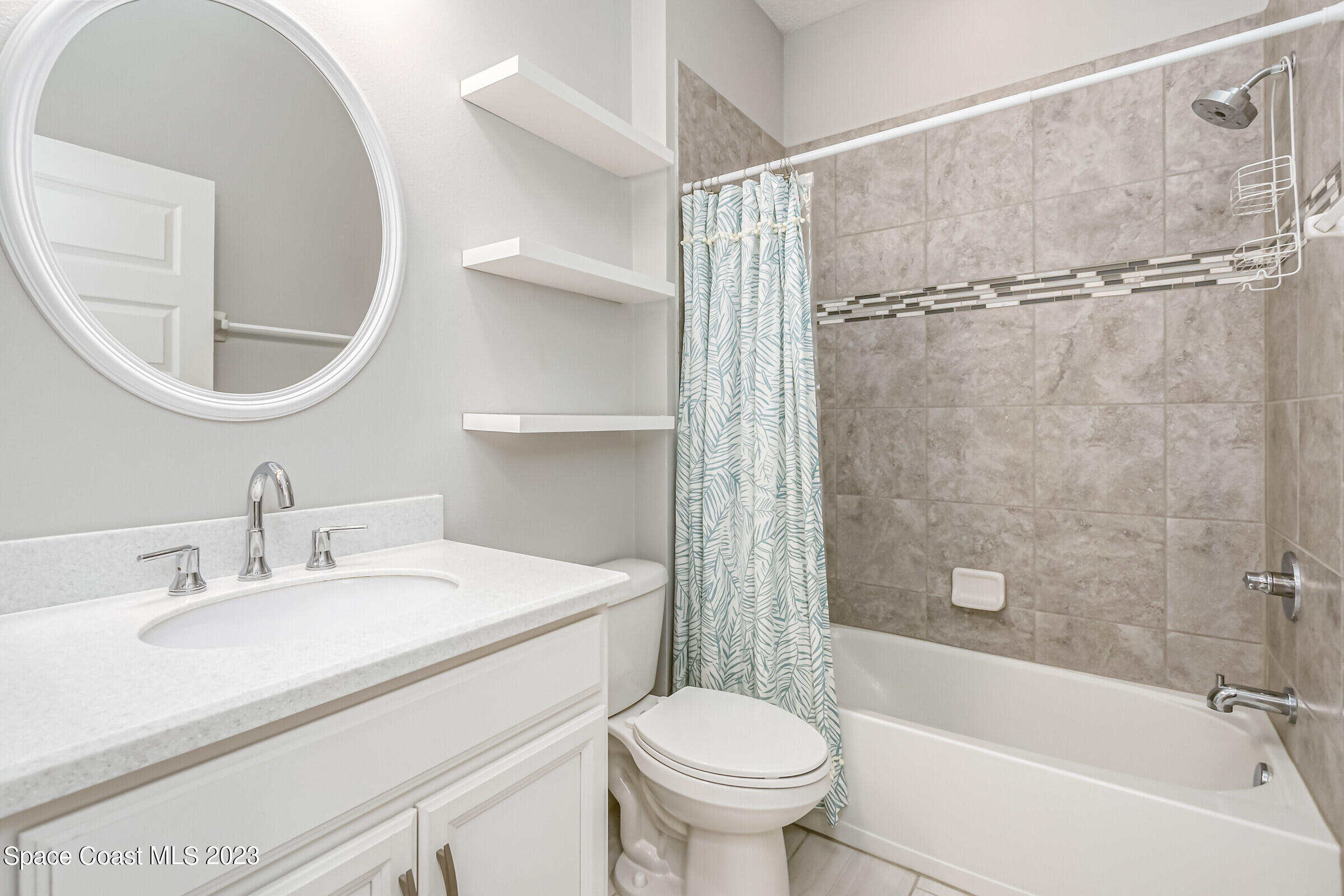 7644 Loren Cove Drive