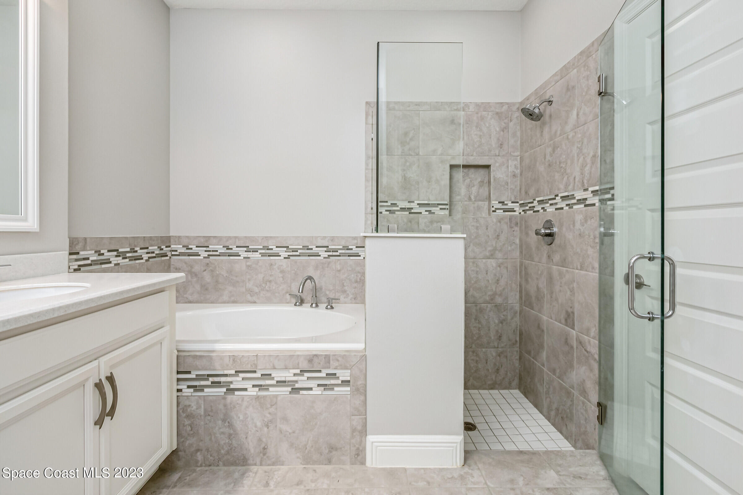 7644 Loren Cove Drive