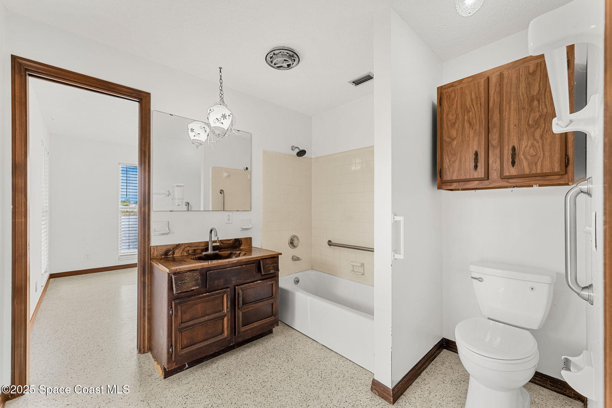 433 Saint Lucia Court