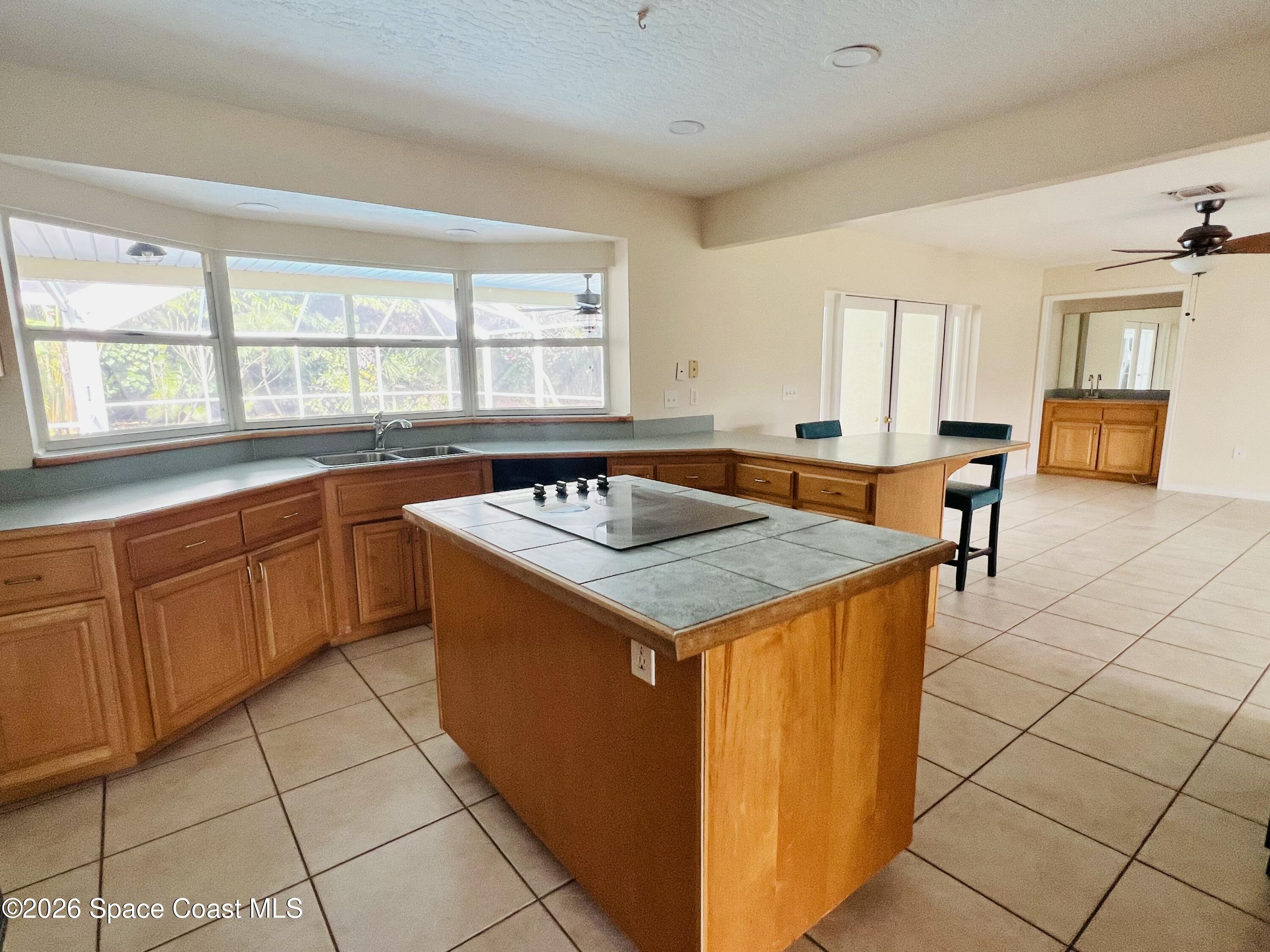 618 Hibiscus Trail W