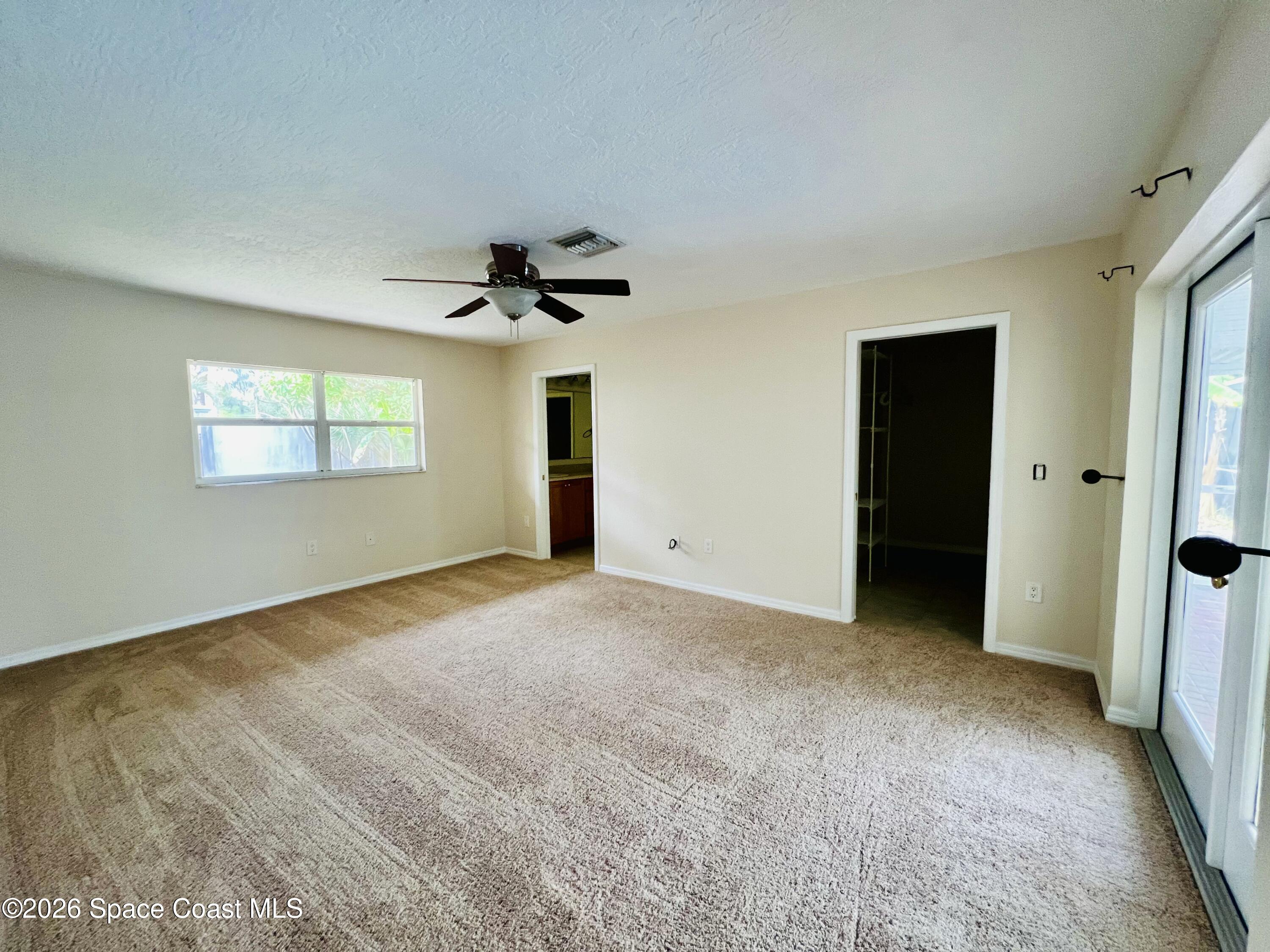 618 Hibiscus Trail W