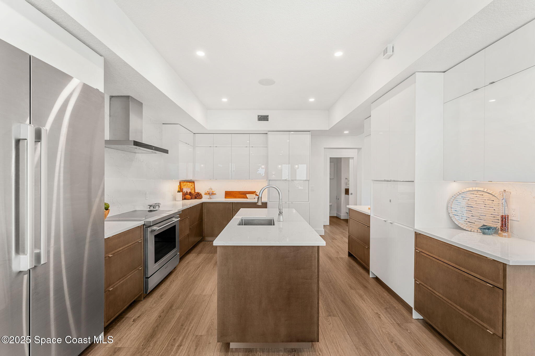 1081 S Atlantic Avenue