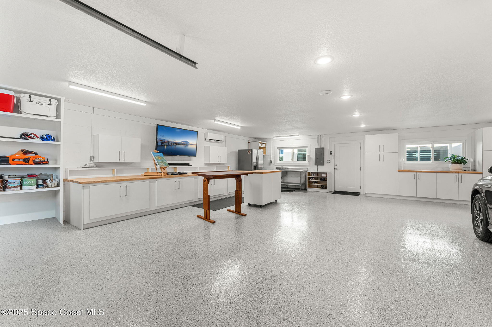 1081 S Atlantic Avenue