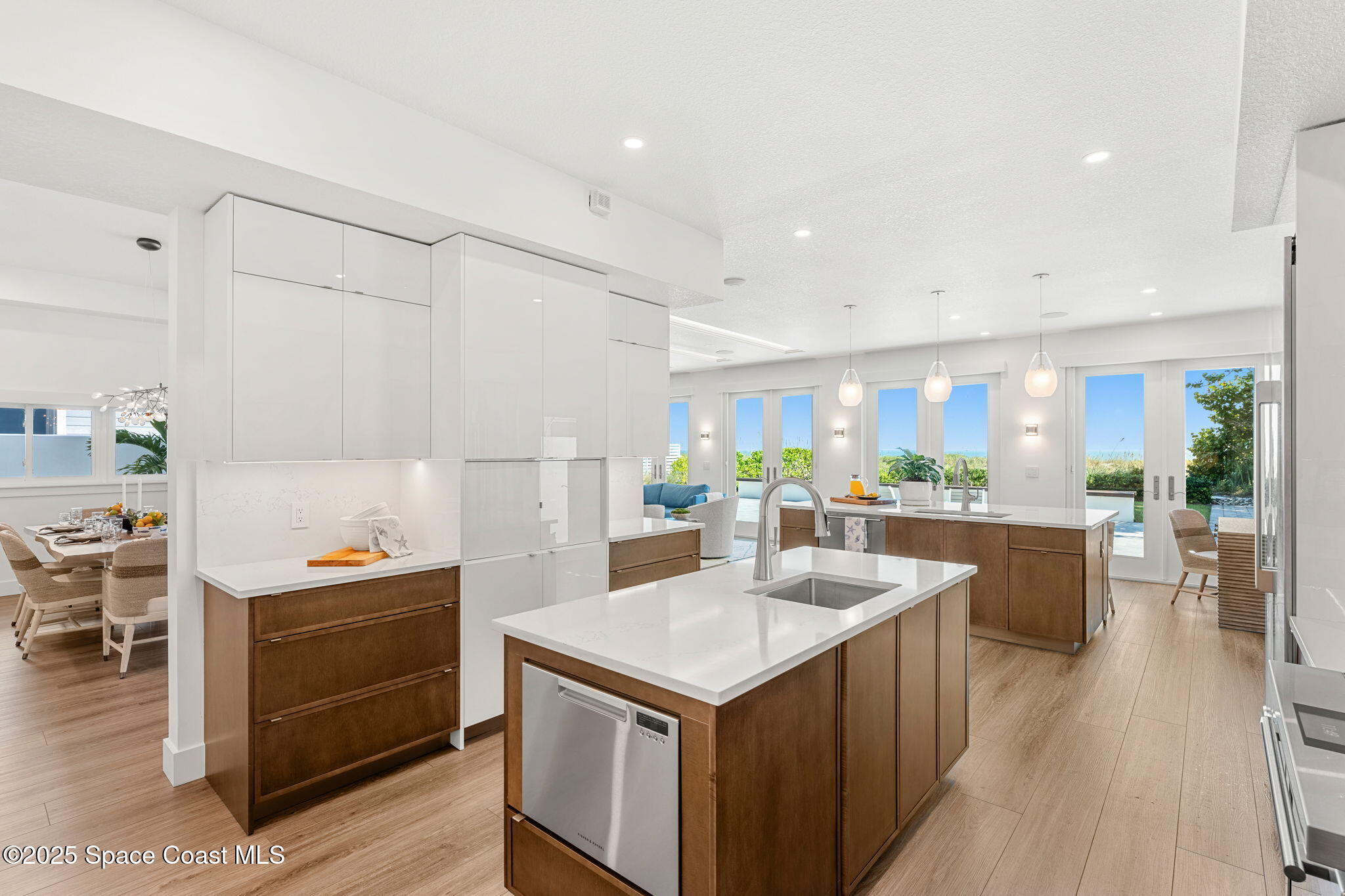 1081 S Atlantic Avenue