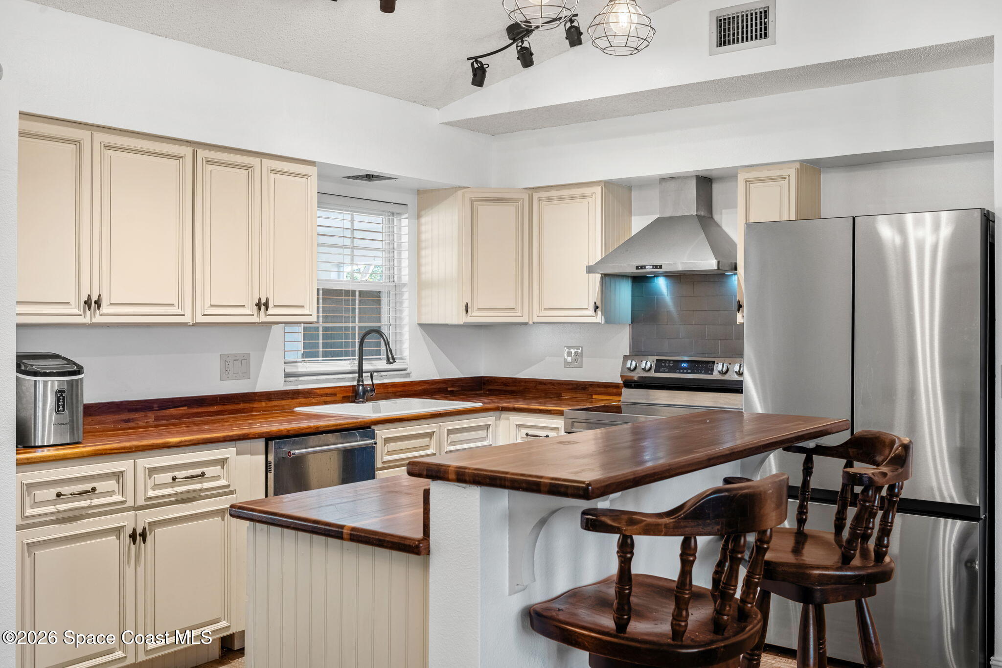 853 Lexington Street NE