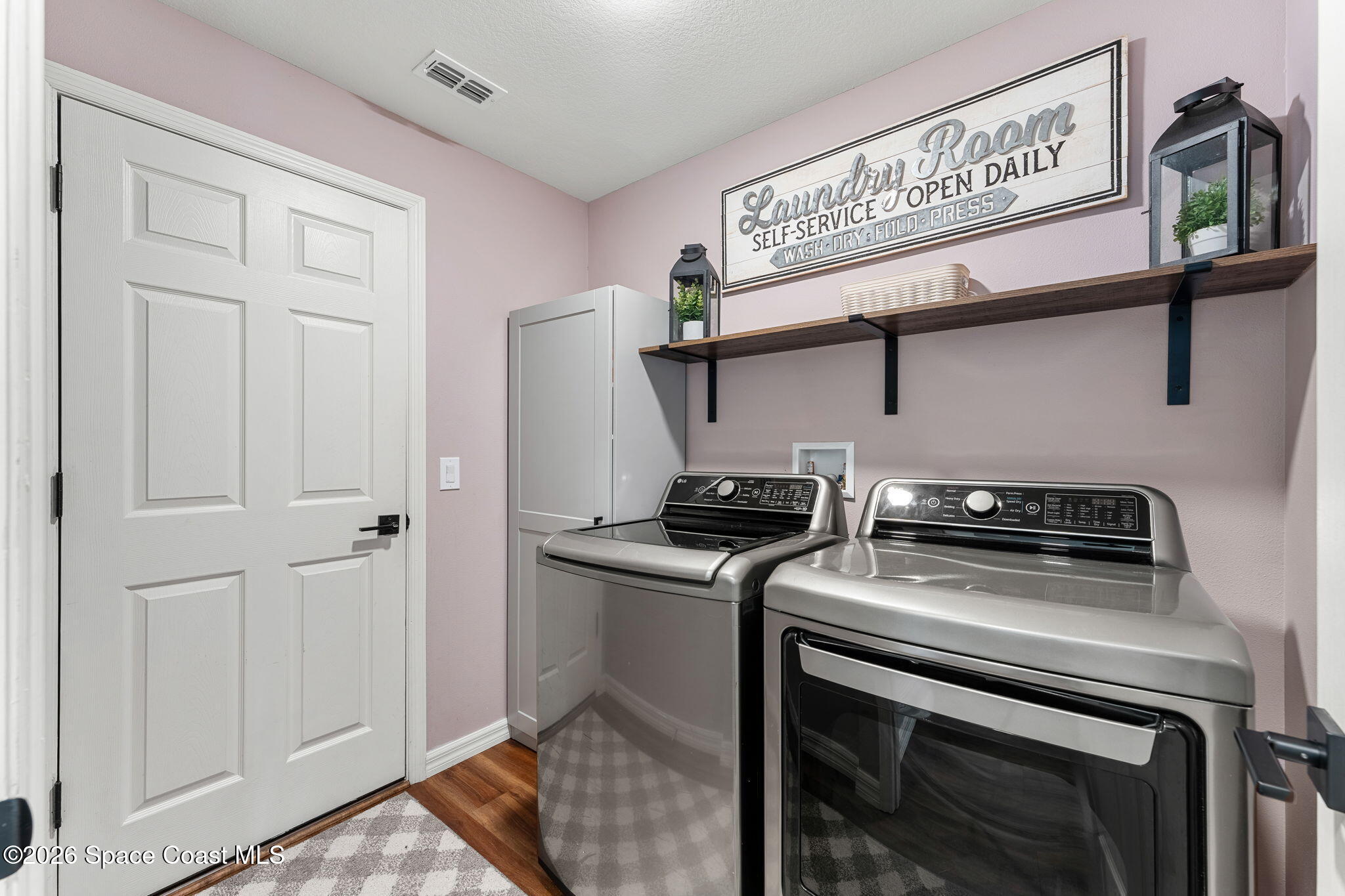 714 Daysland Avenue SW