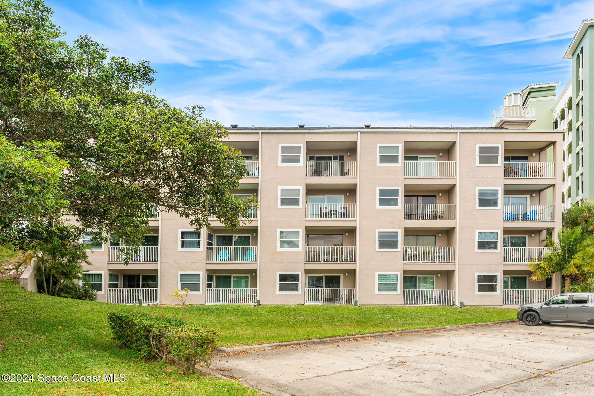 1209 E New Haven Avenue 301