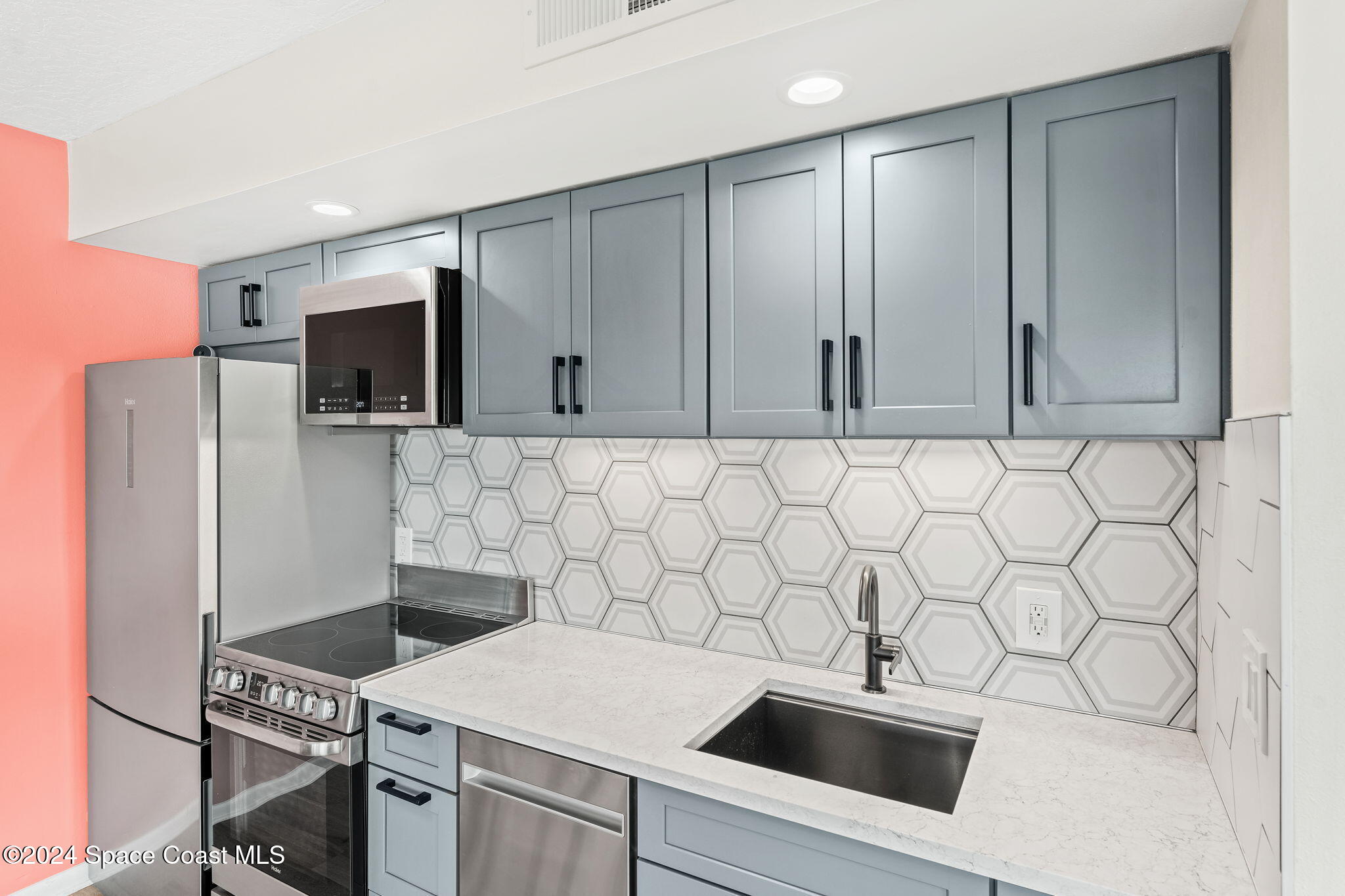 1209 E New Haven Avenue 301