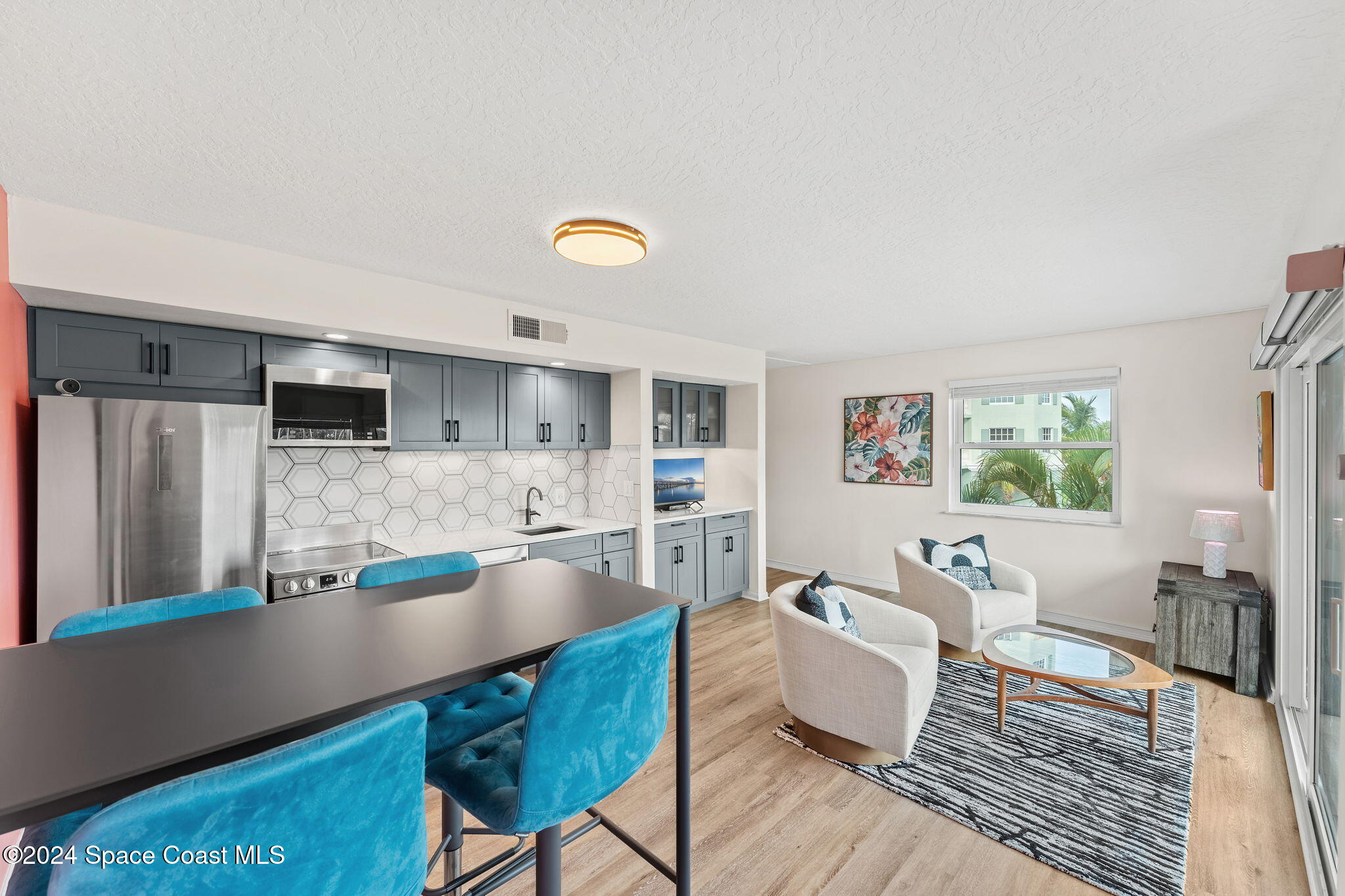 1209 E New Haven Avenue 301