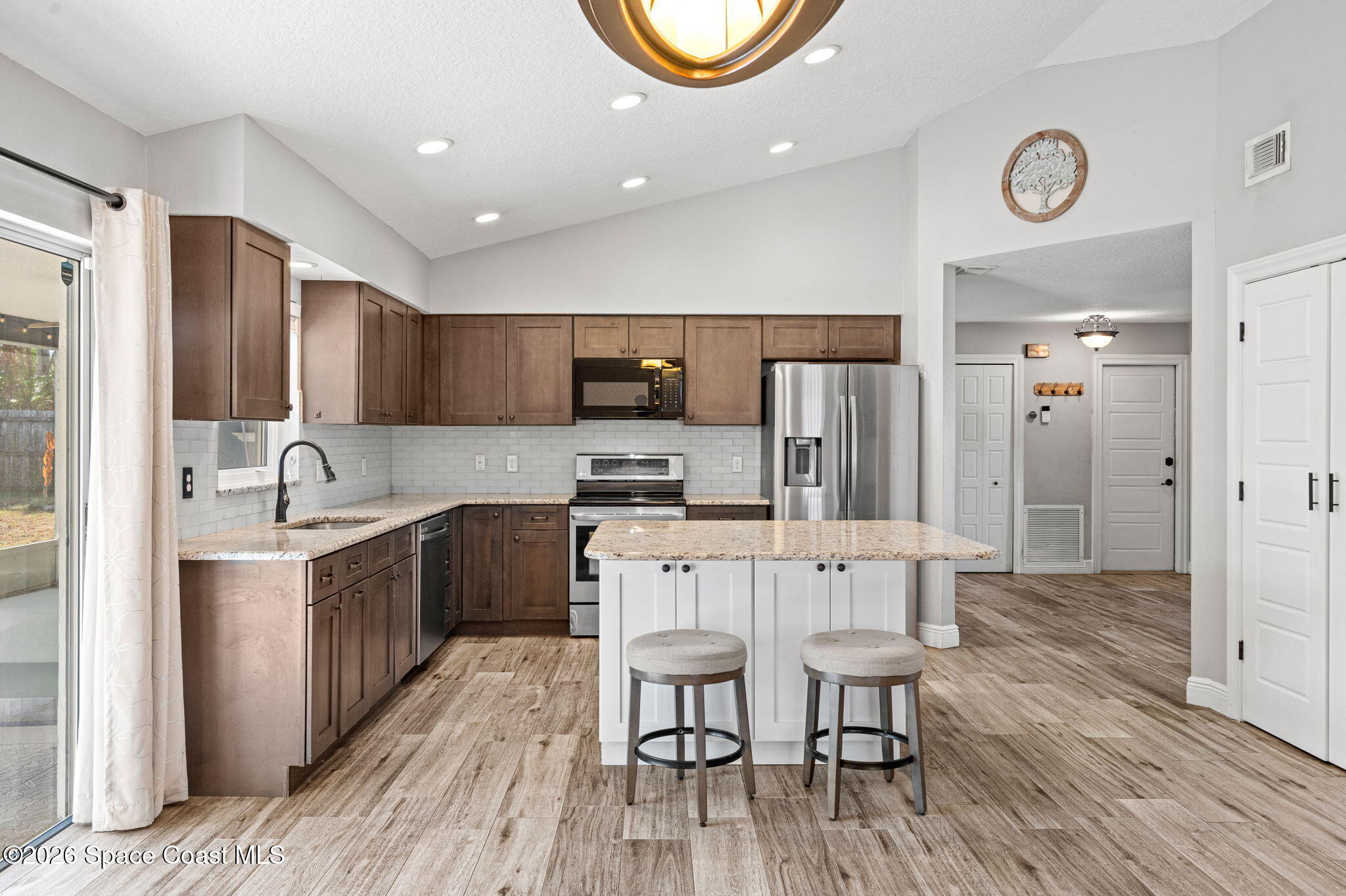 2553 Longwood Boulevard