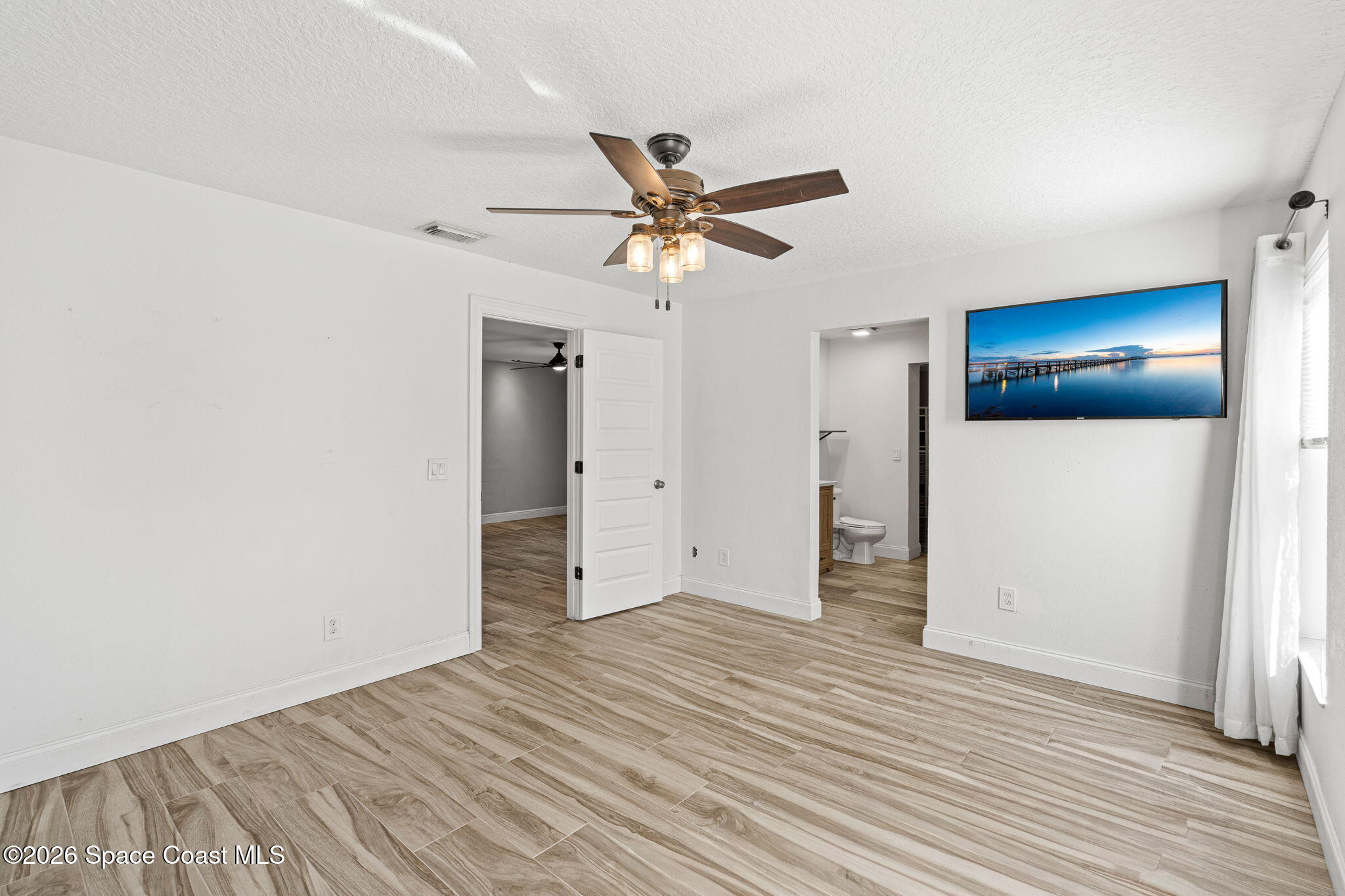 2553 Longwood Boulevard