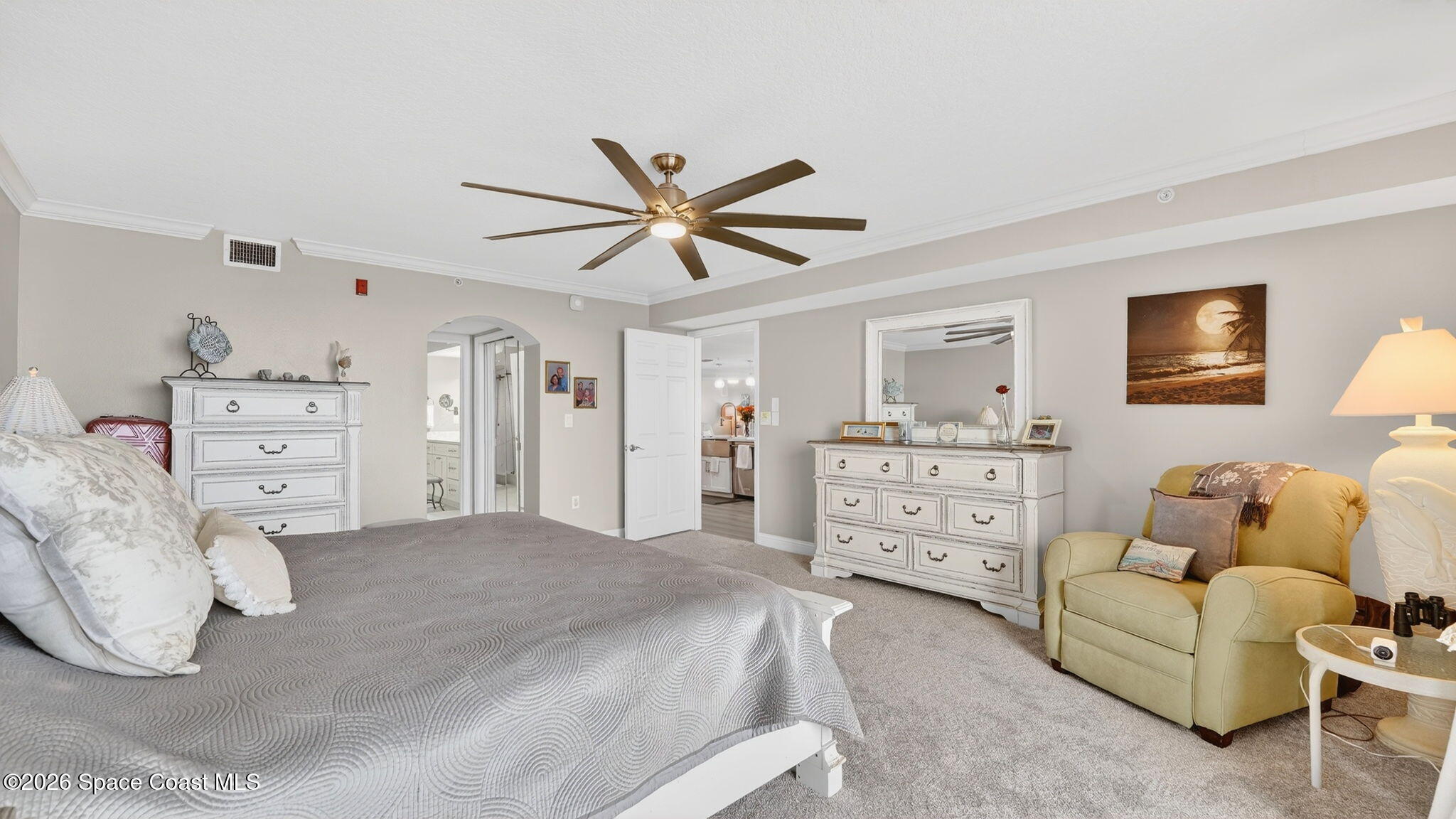 8472 Ridgewood Avenue 304