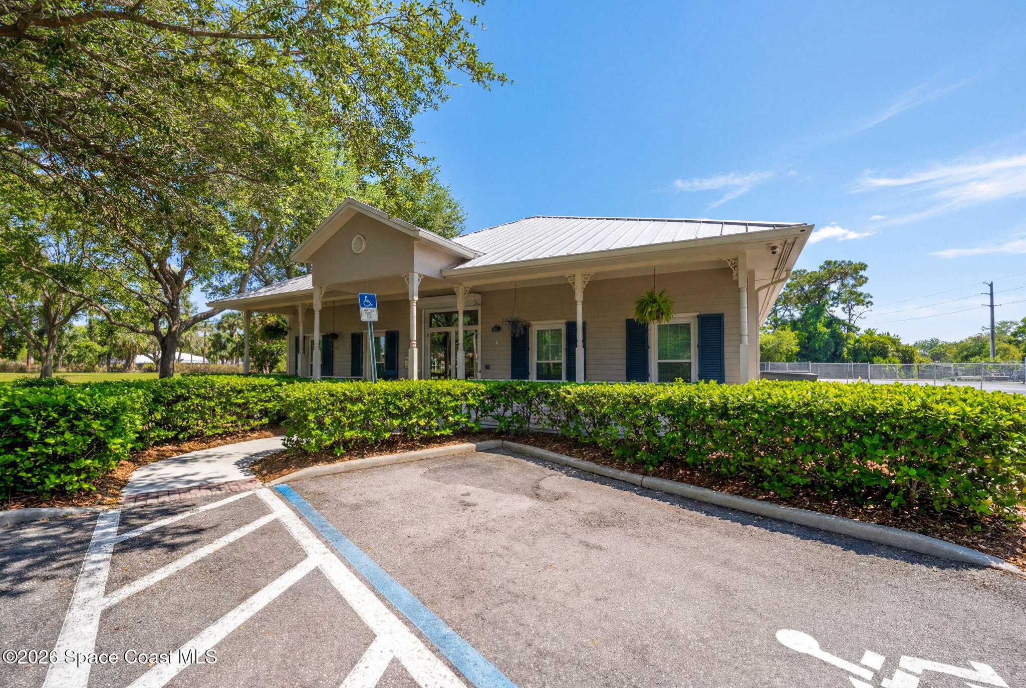 2210 Savannah Boulevard