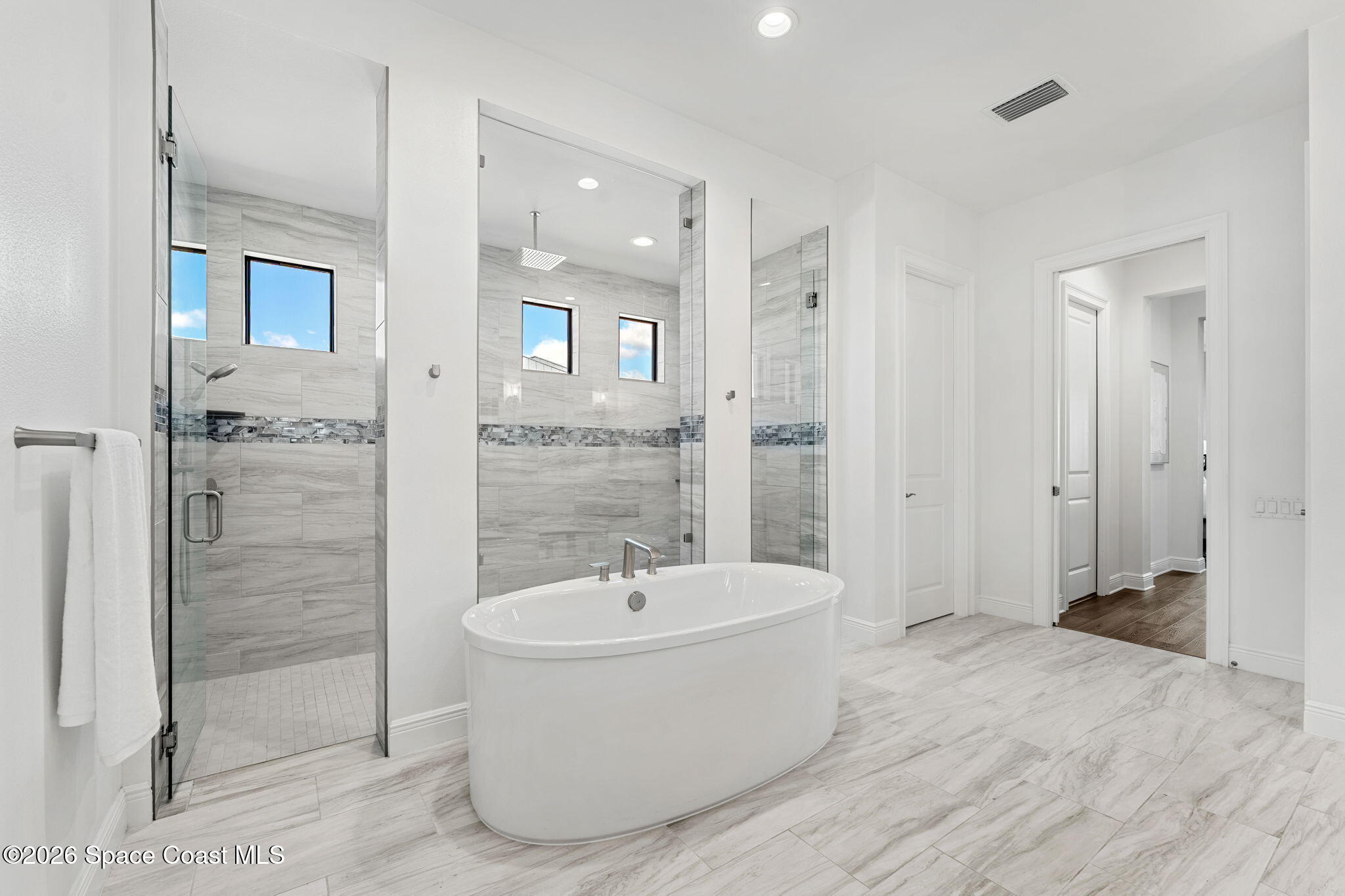 3638 Lake Adelaide Place