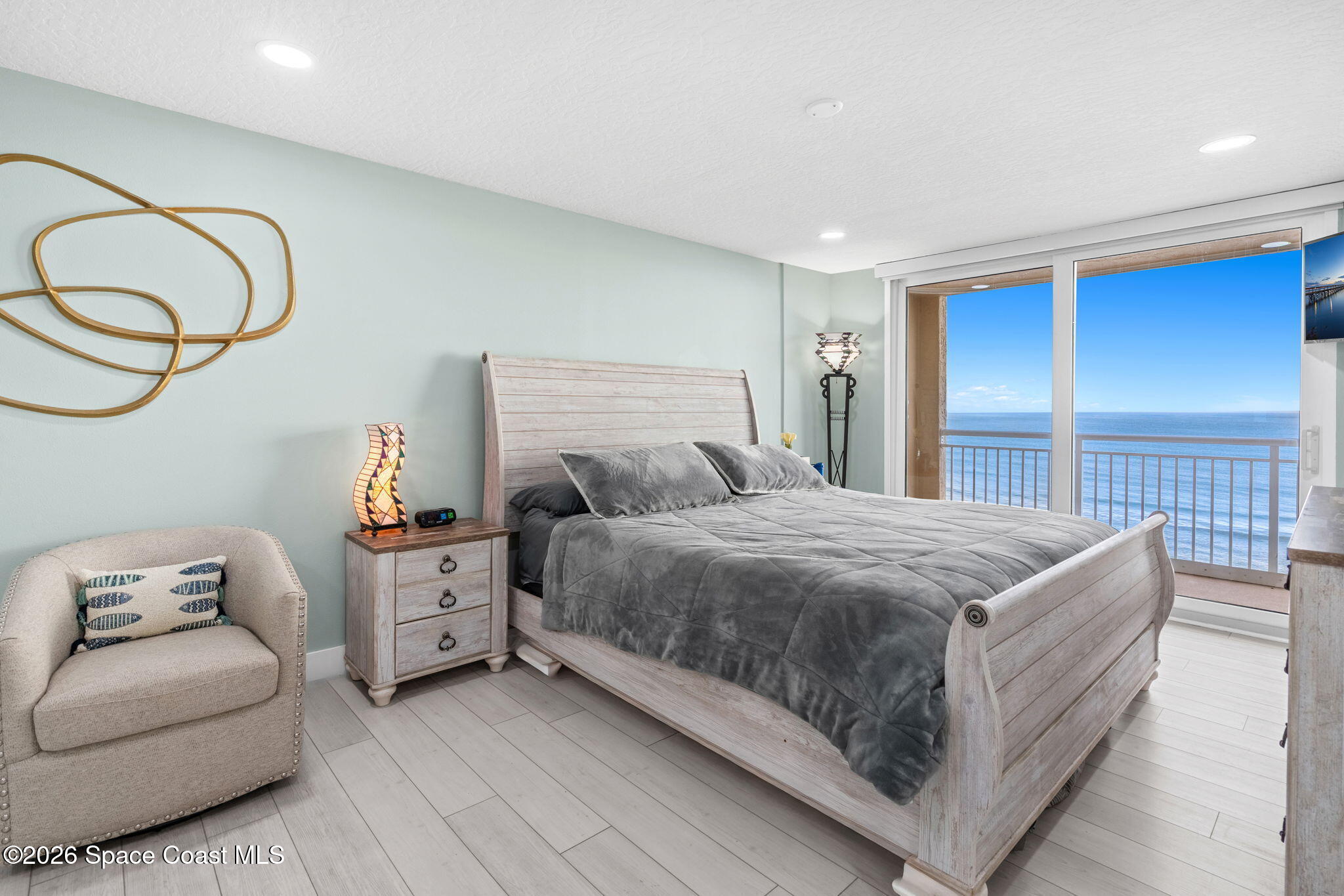 877 N Highway A1a 705