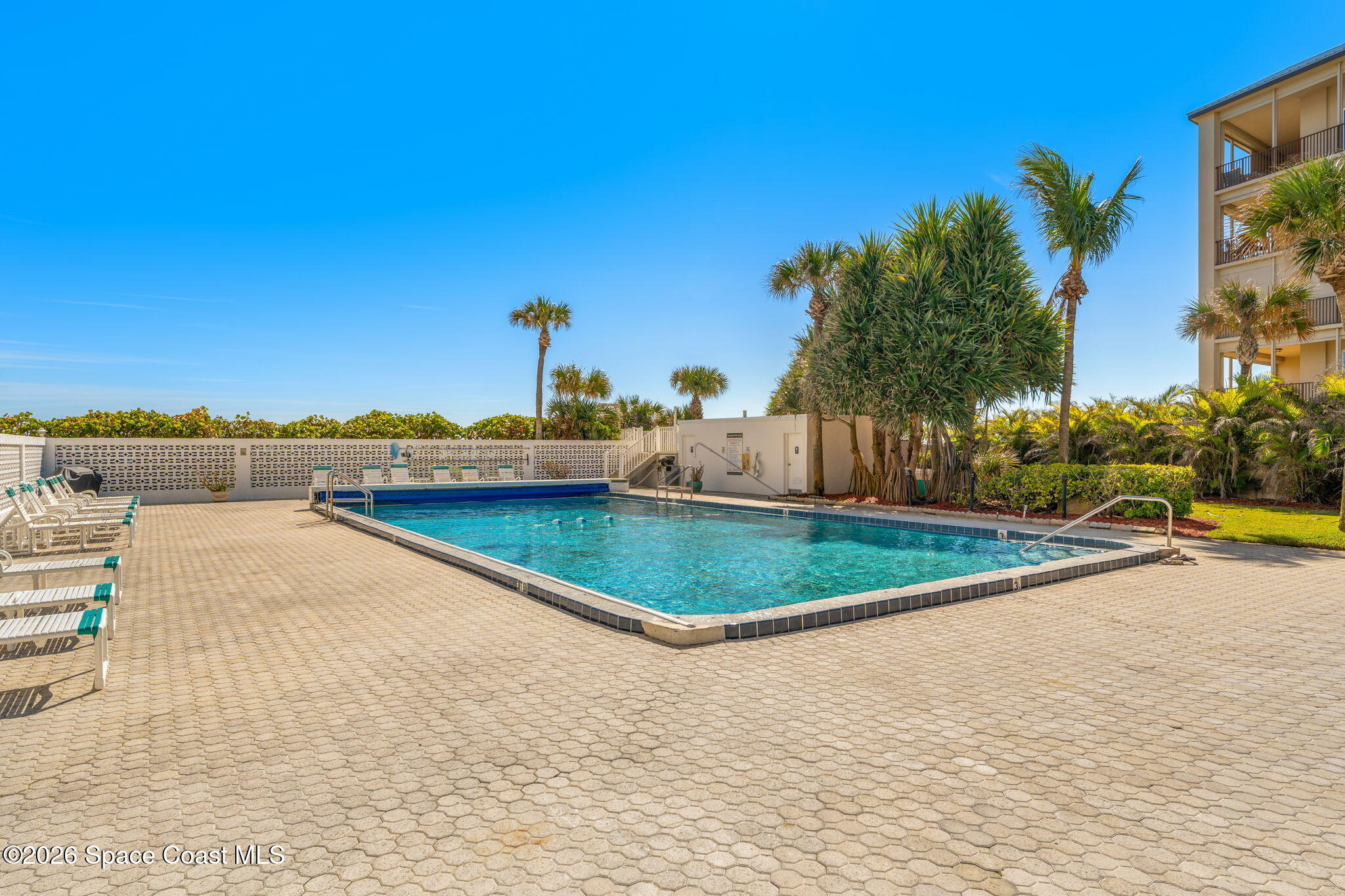 877 N Highway A1a 705