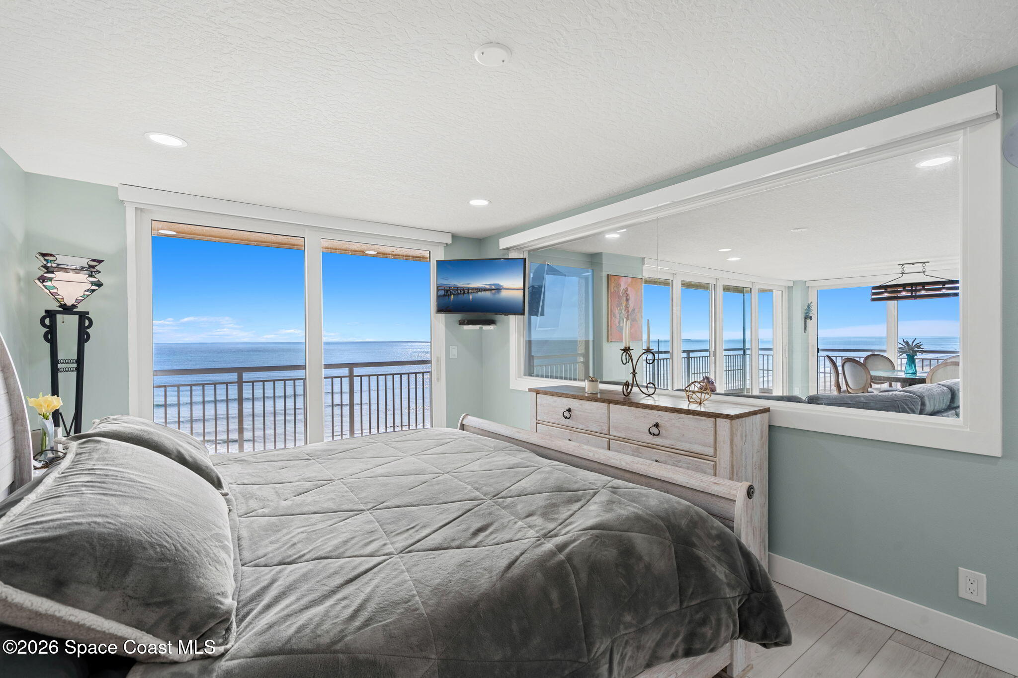 877 N Highway A1a 705