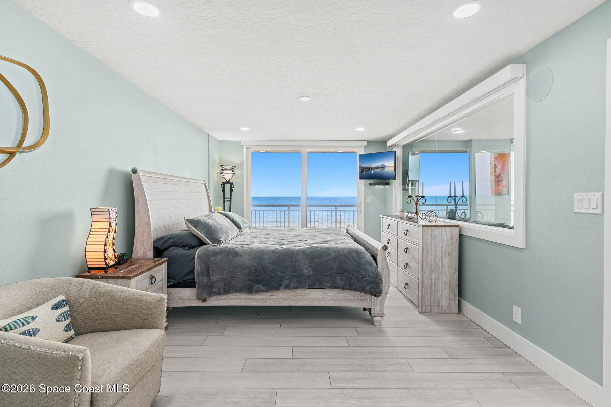 877 N Highway A1a 705