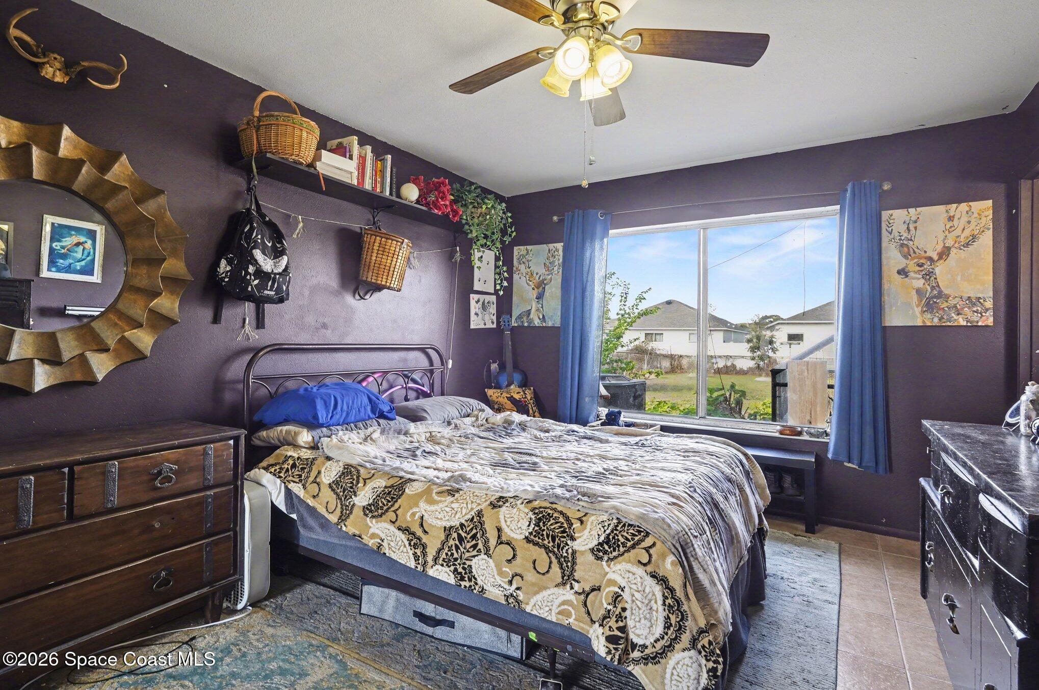 1076 Galty Circle NE