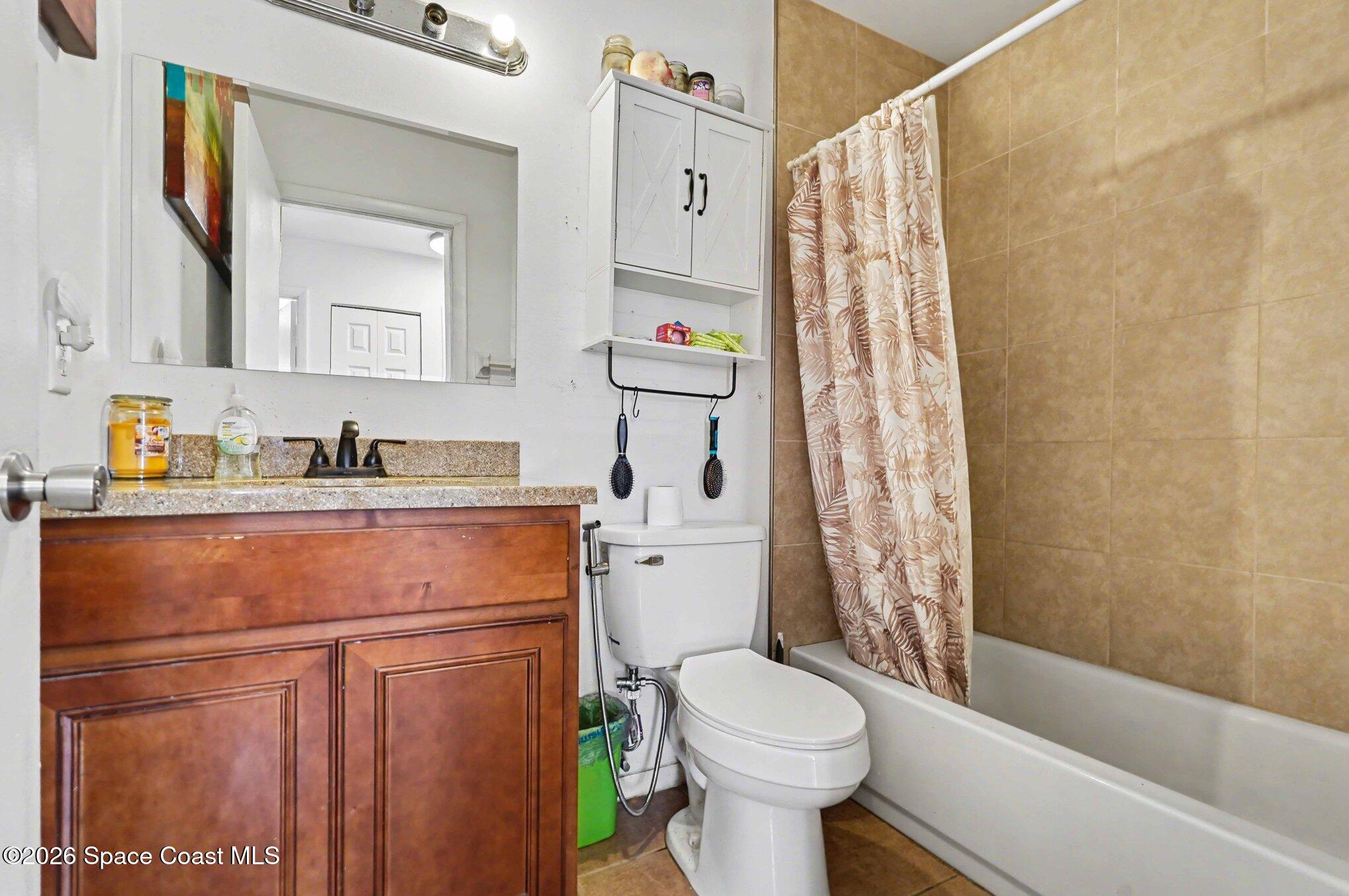 1076 Galty Circle NE