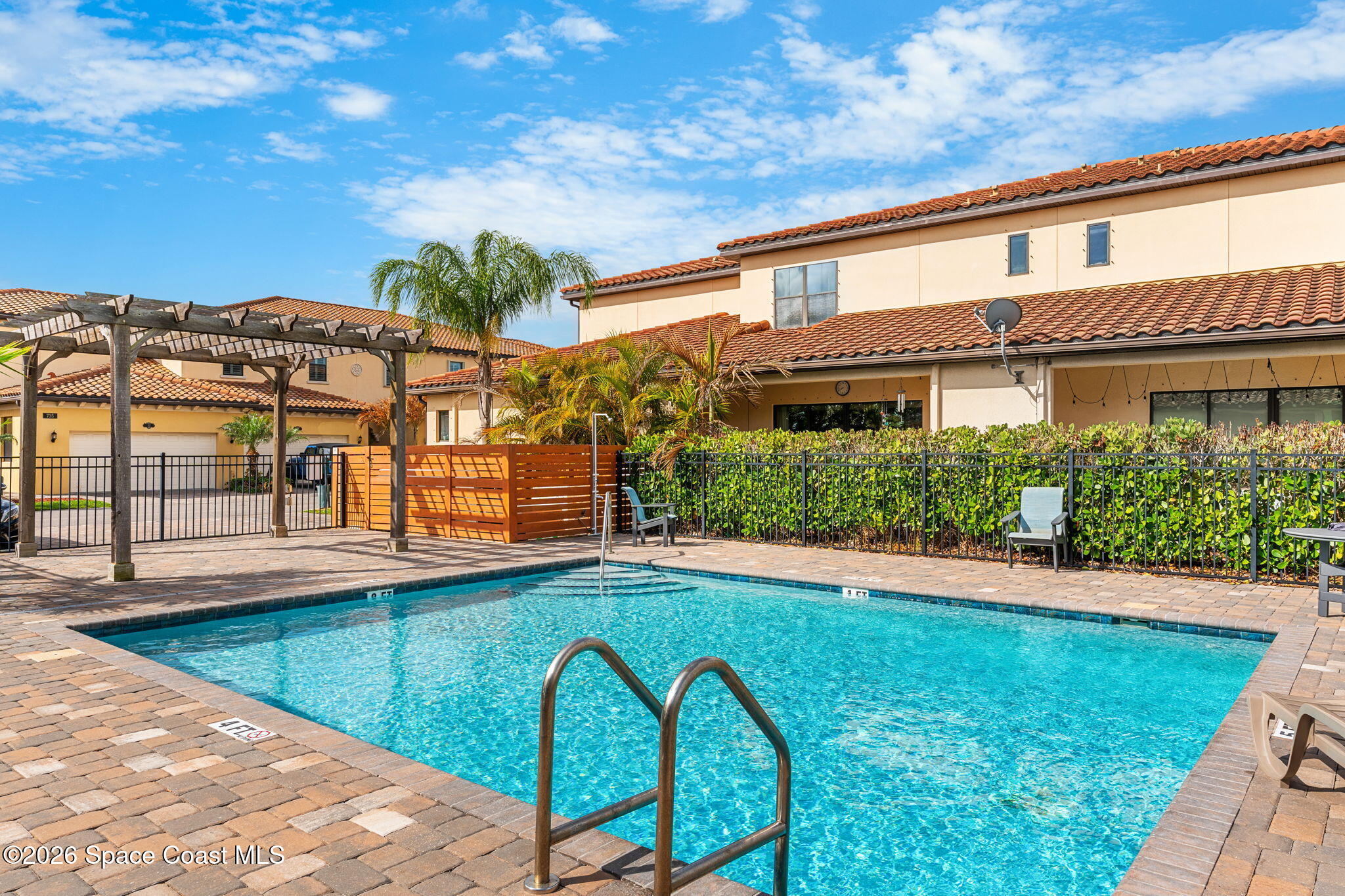 735 Lanai Circle 101