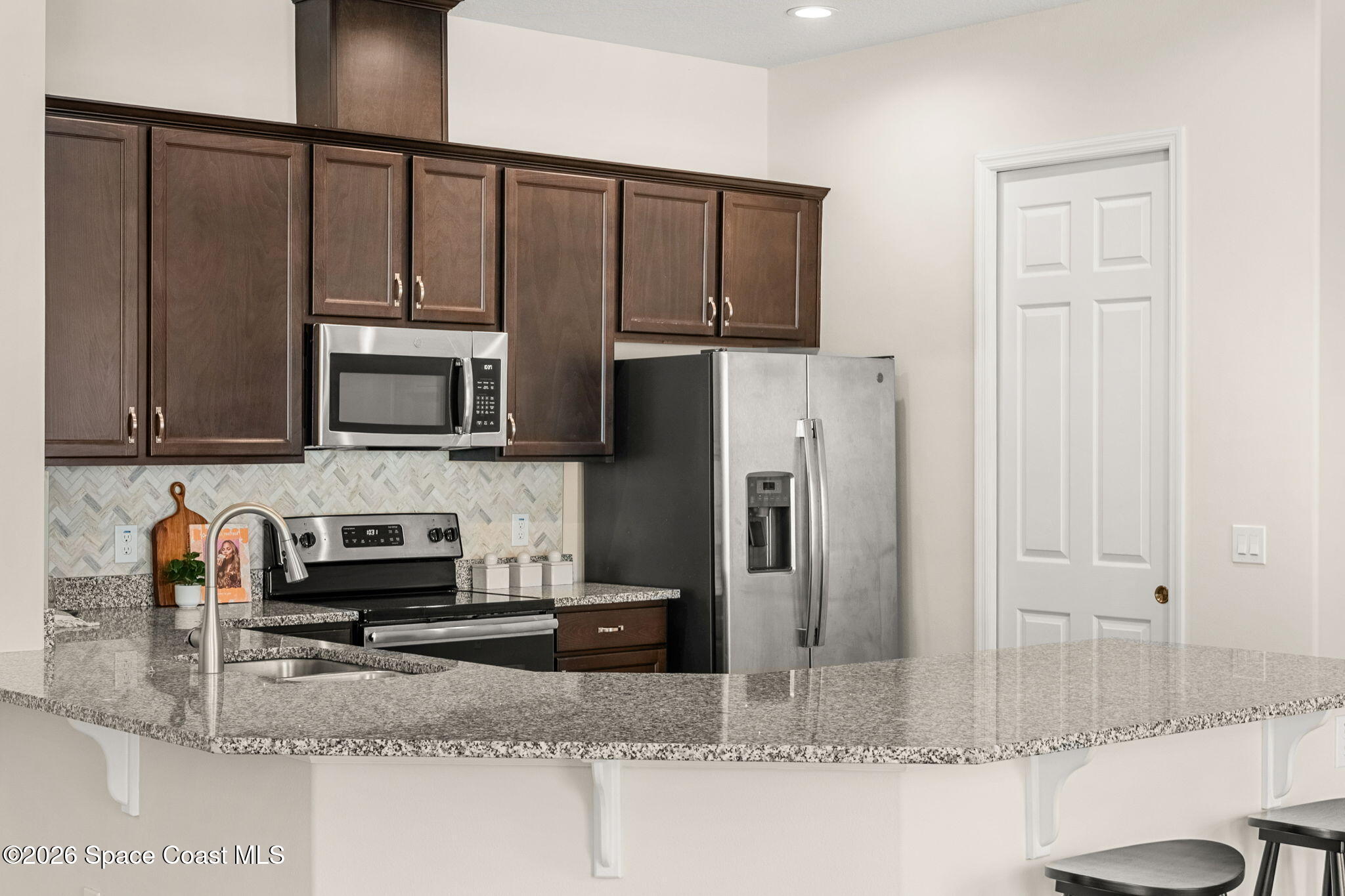 735 Lanai Circle 101