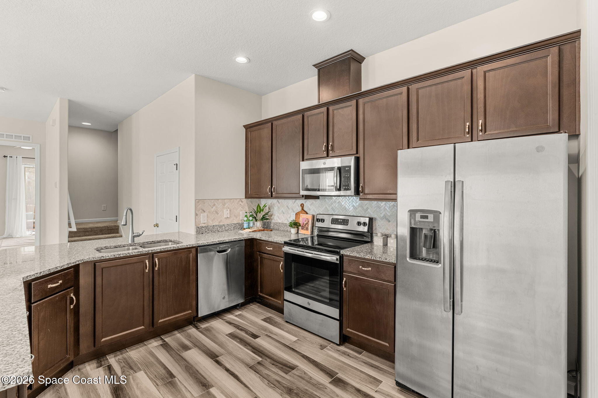 735 Lanai Circle 101