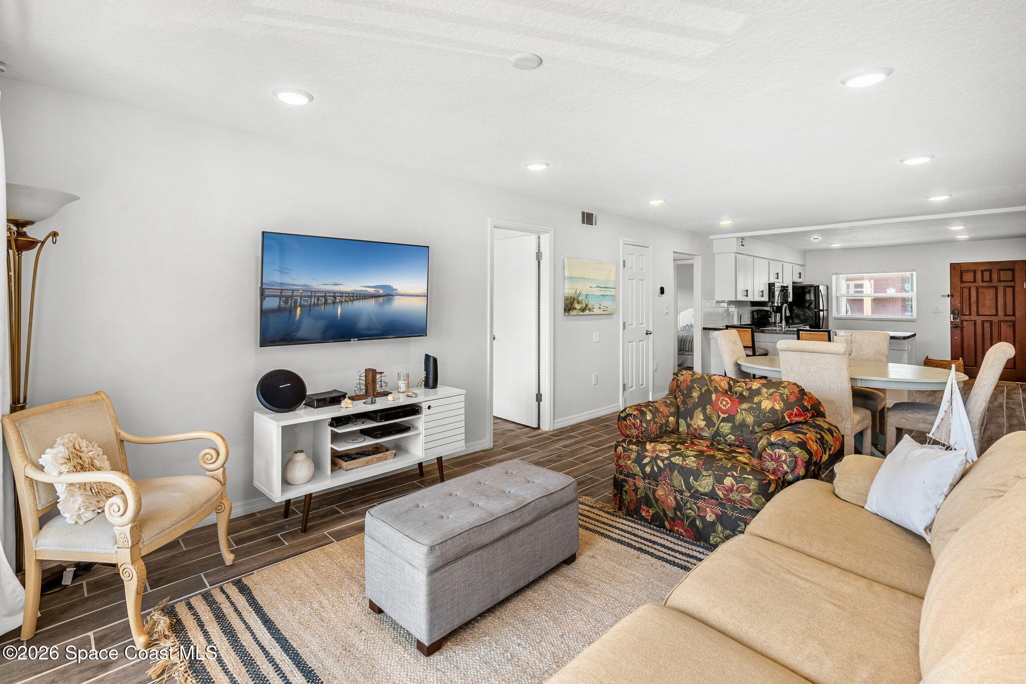 1318 S Miramar Avenue 208