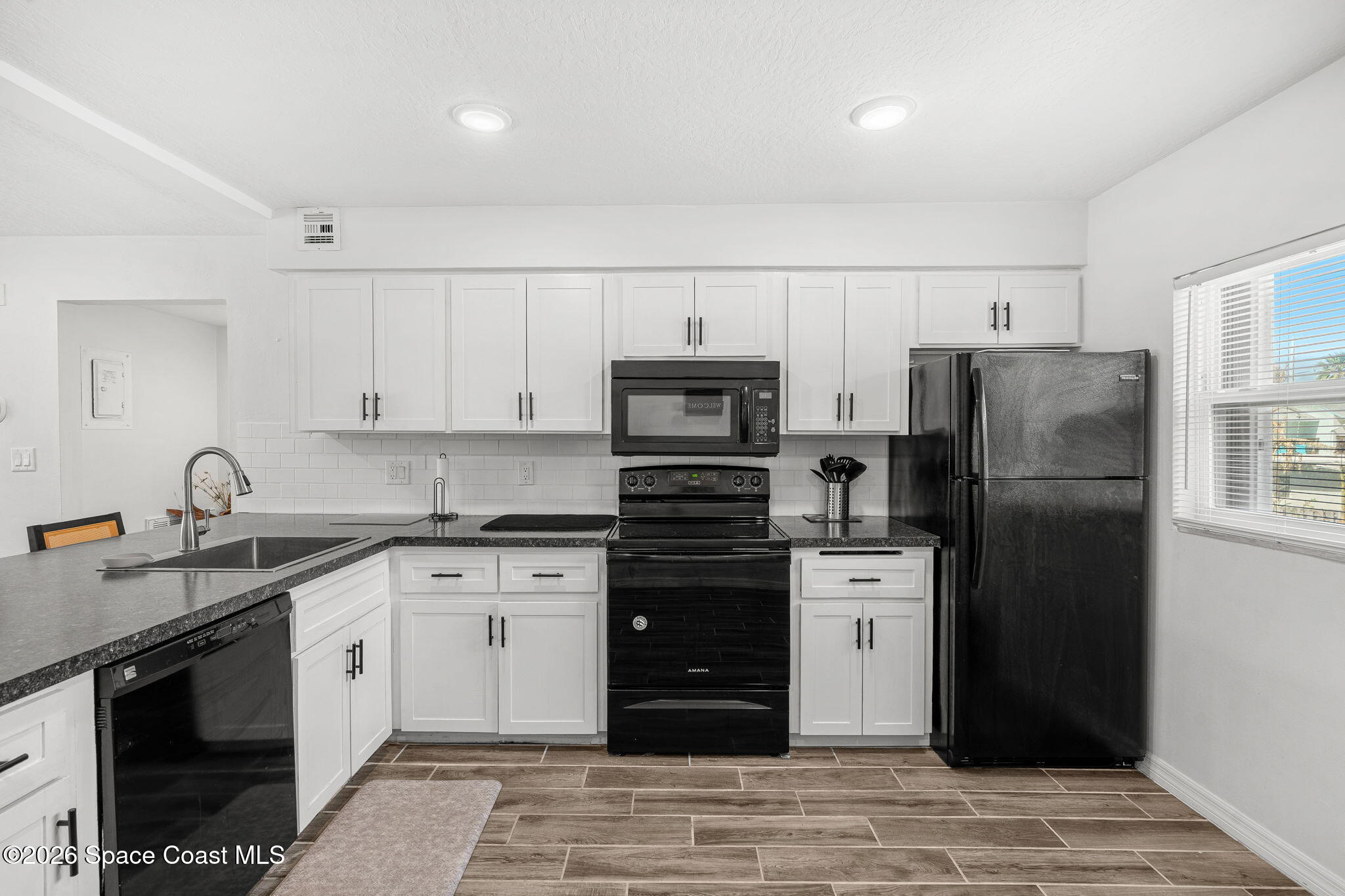 1318 S Miramar Avenue 208