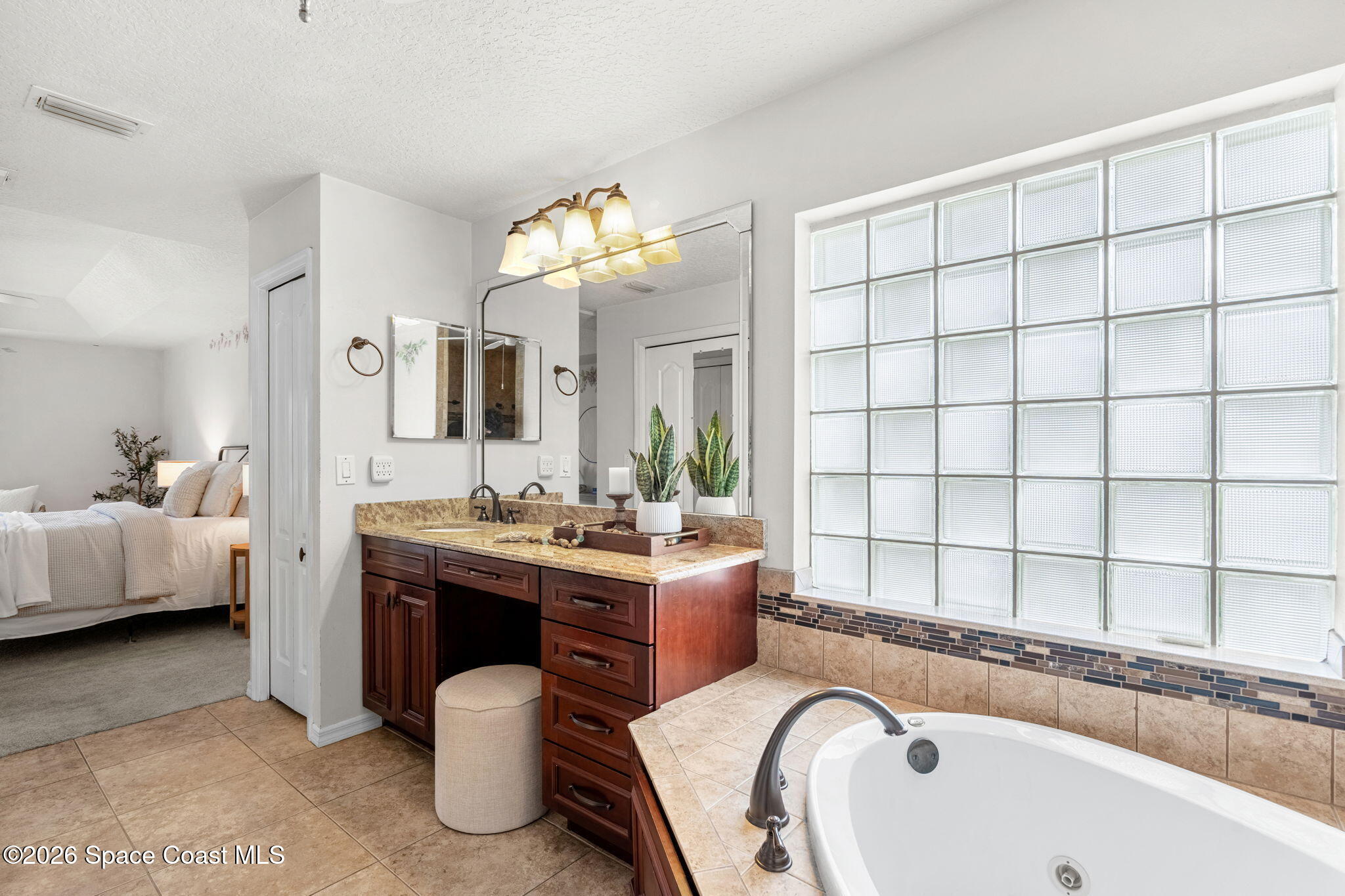 3146 N Tropical Trail