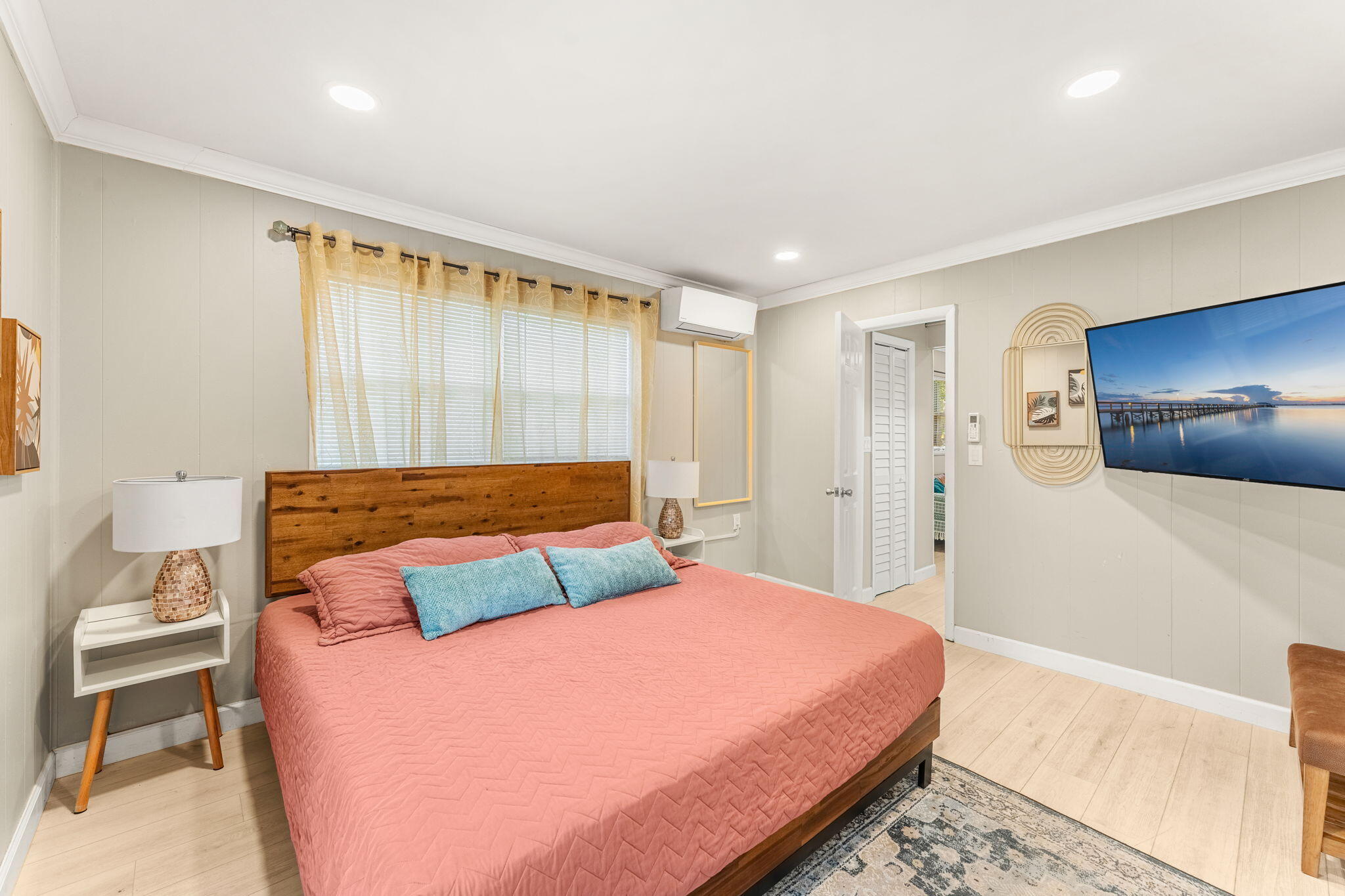 214 S Orlando Avenue