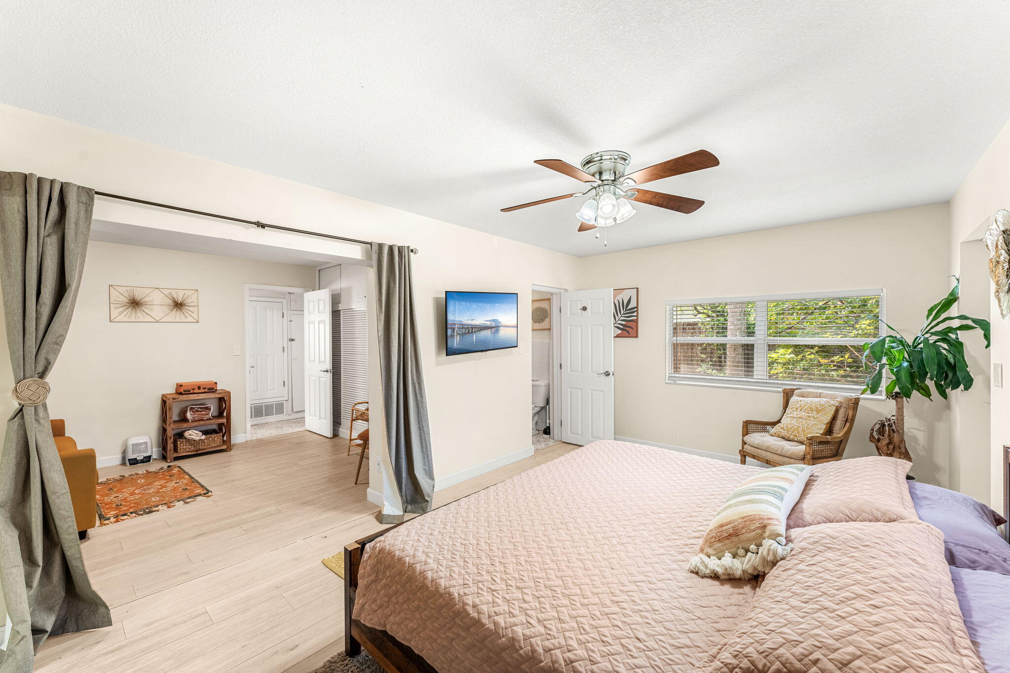 214 S Orlando Avenue