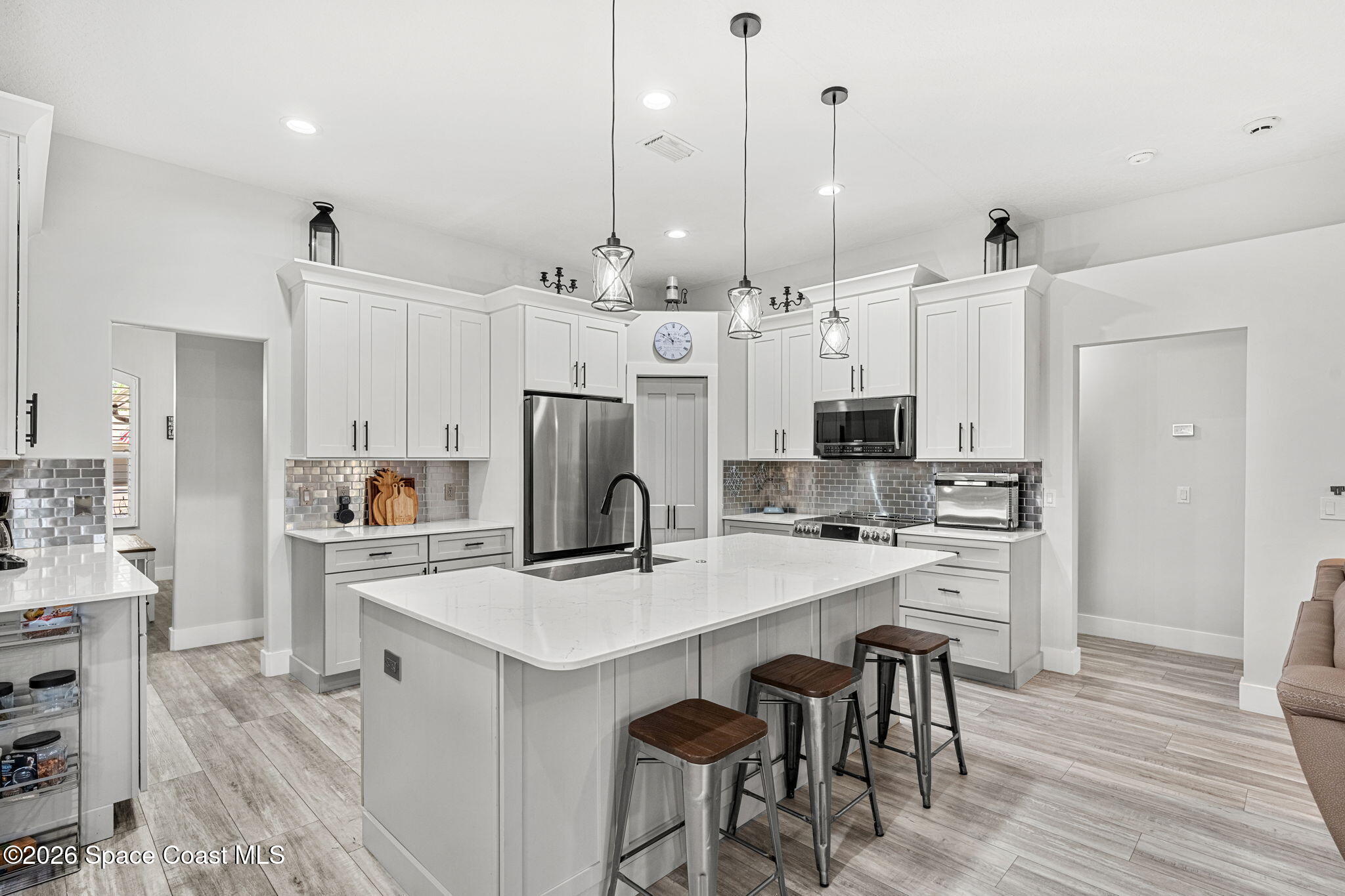 1099 Meadowbrook Road NE