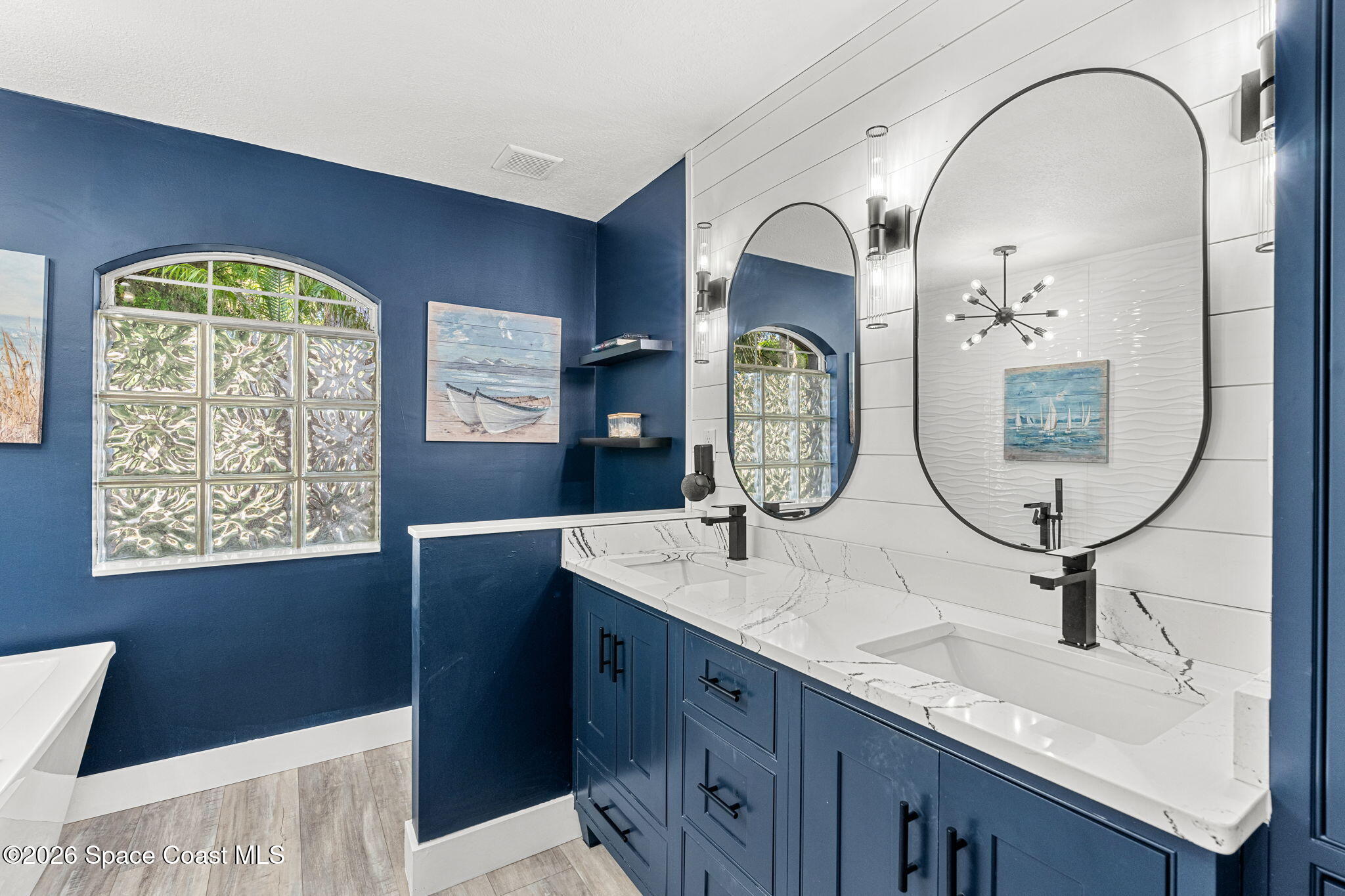 1099 Meadowbrook Road NE