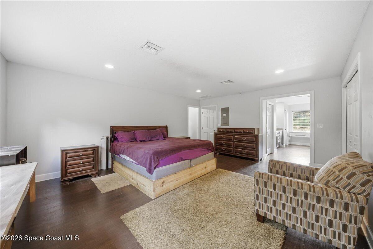 5105 Cabbage Palm Street
