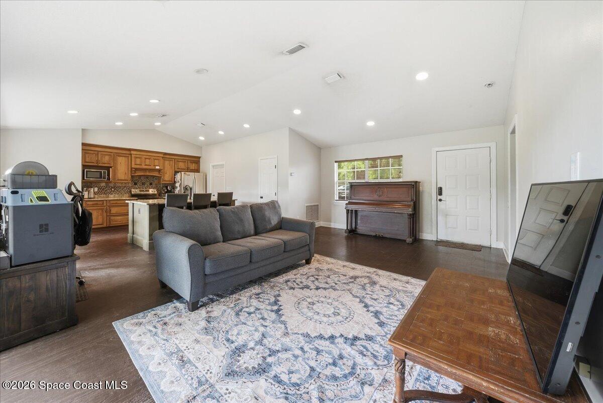 5105 Cabbage Palm Street