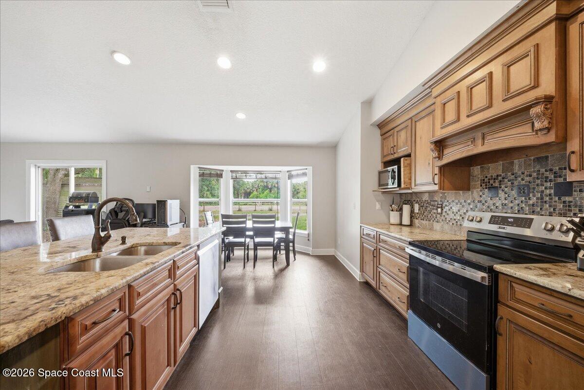 5105 Cabbage Palm Street