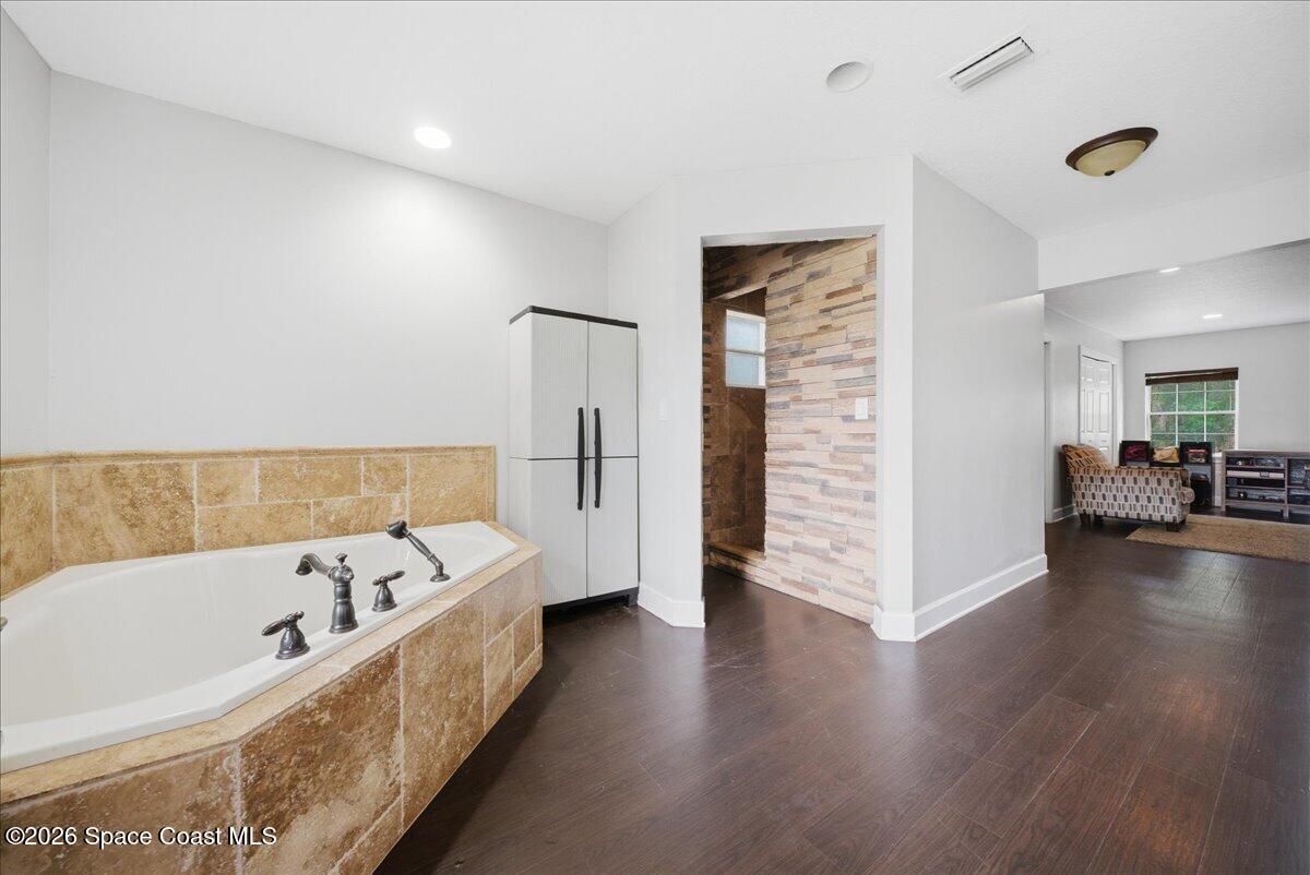 5105 Cabbage Palm Street