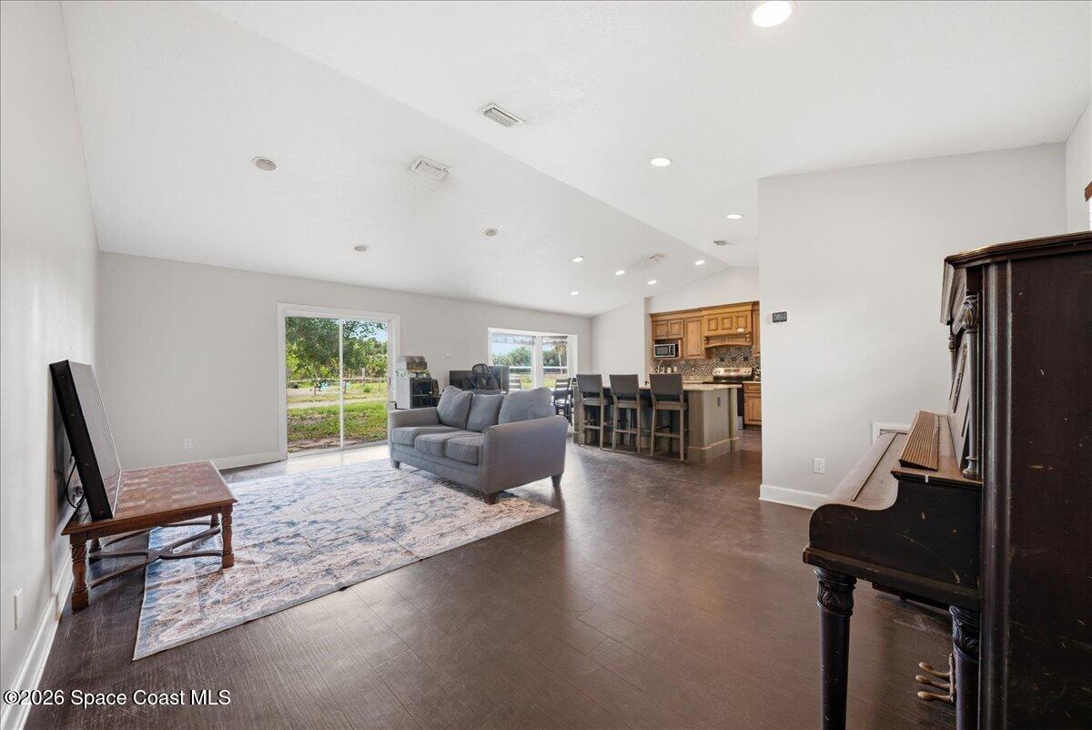 5105 Cabbage Palm Street