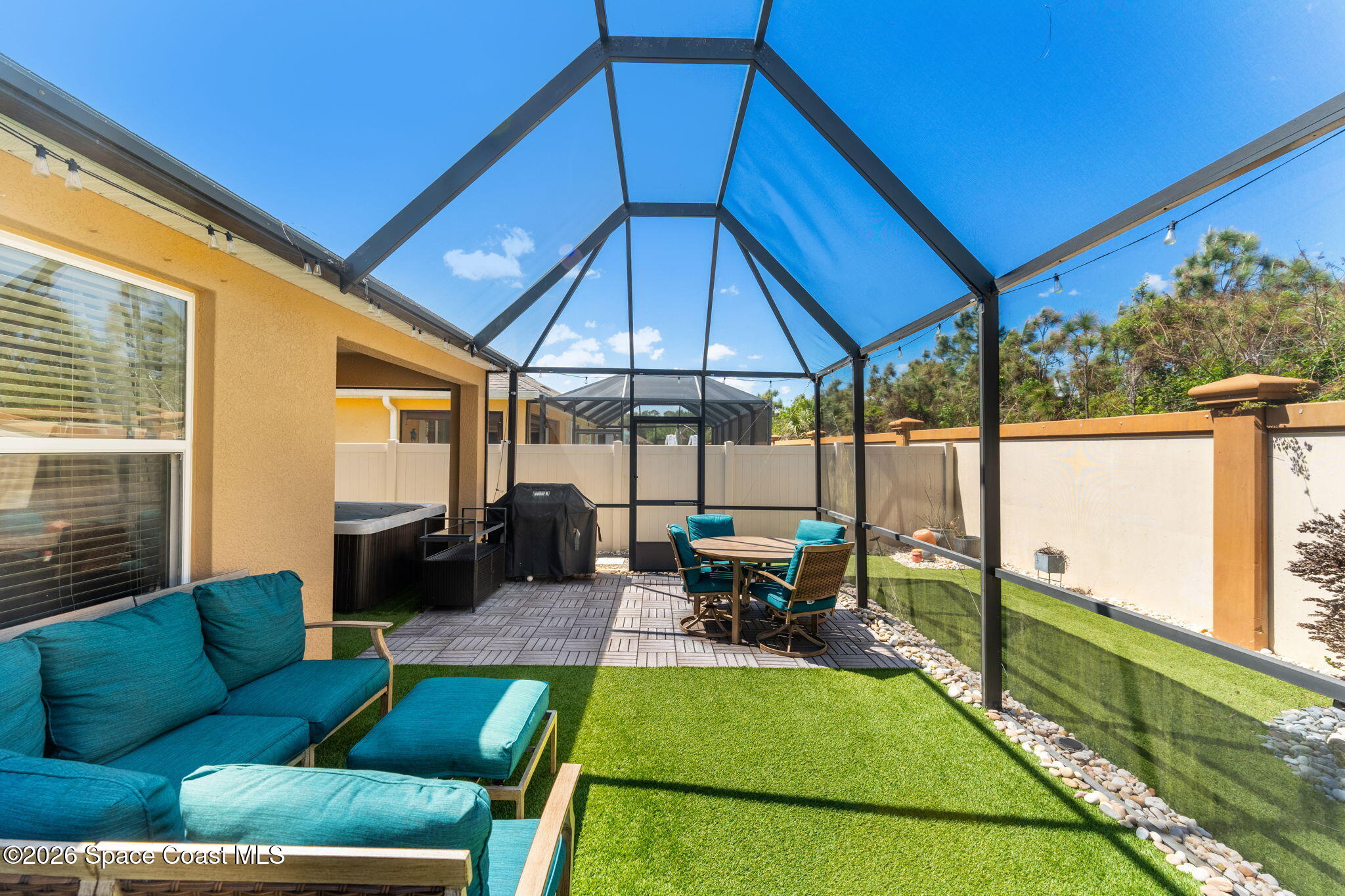 202 Alamere Drive SW