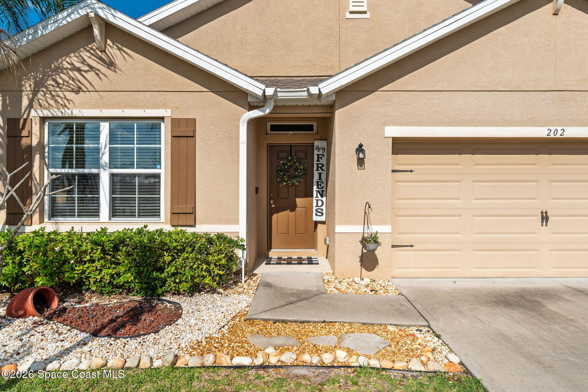 202 Alamere Drive SW