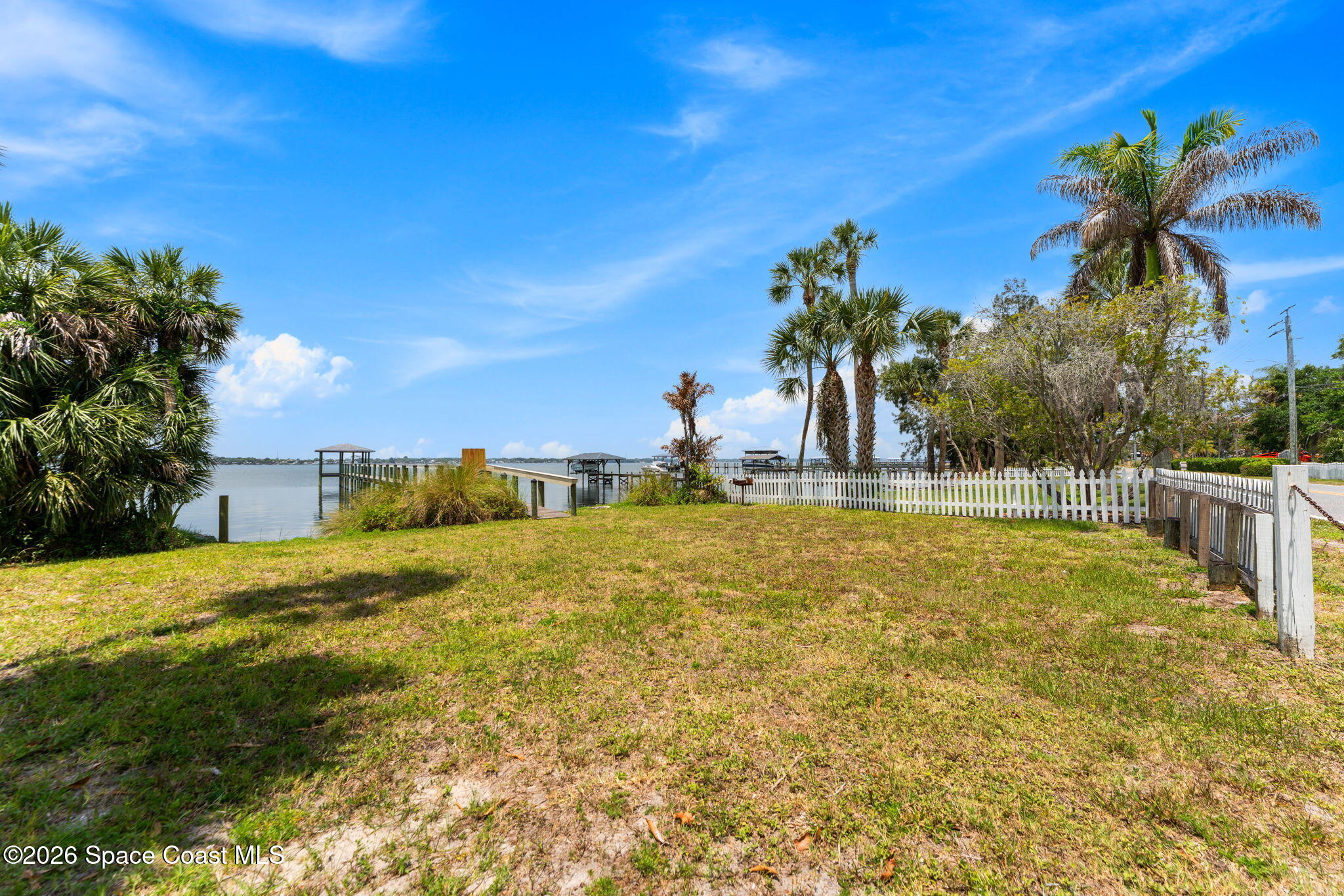 1140 Two Oaks Boulevard