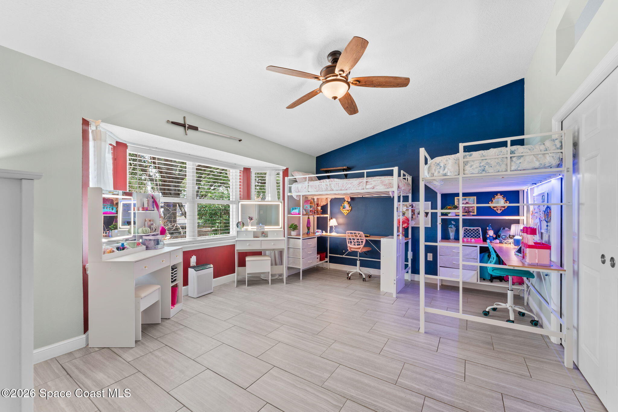 1140 Two Oaks Boulevard