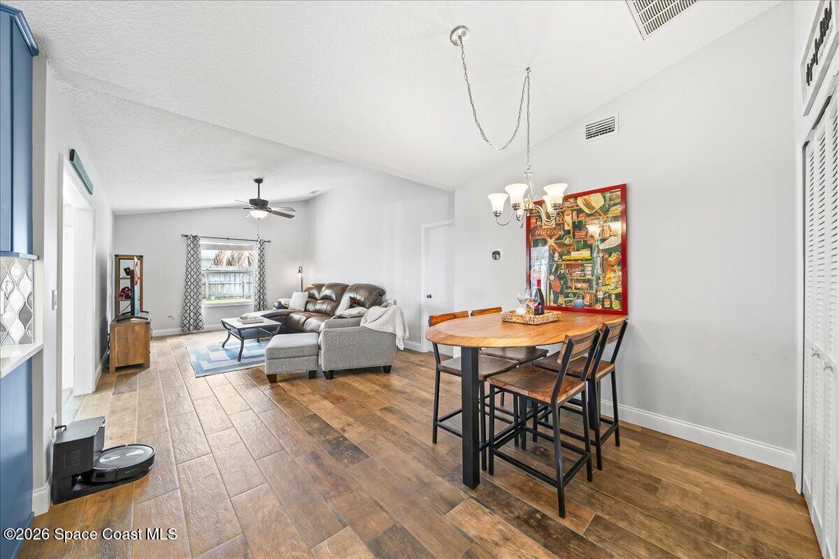 3320 Lakeview Circle
