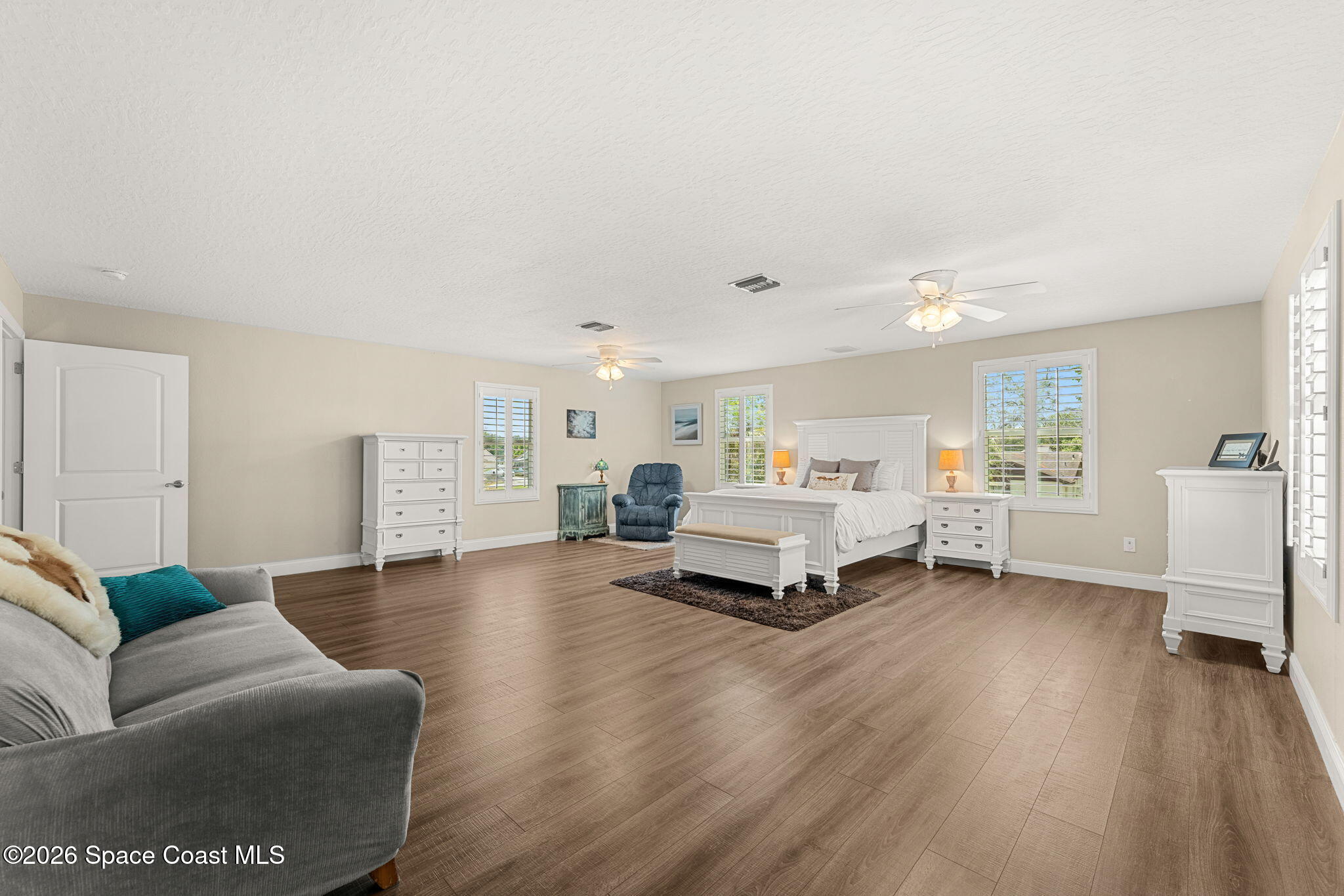 5687 Holden Road