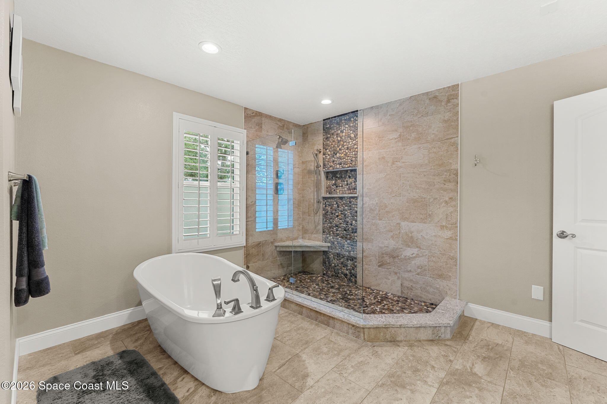 5687 Holden Road