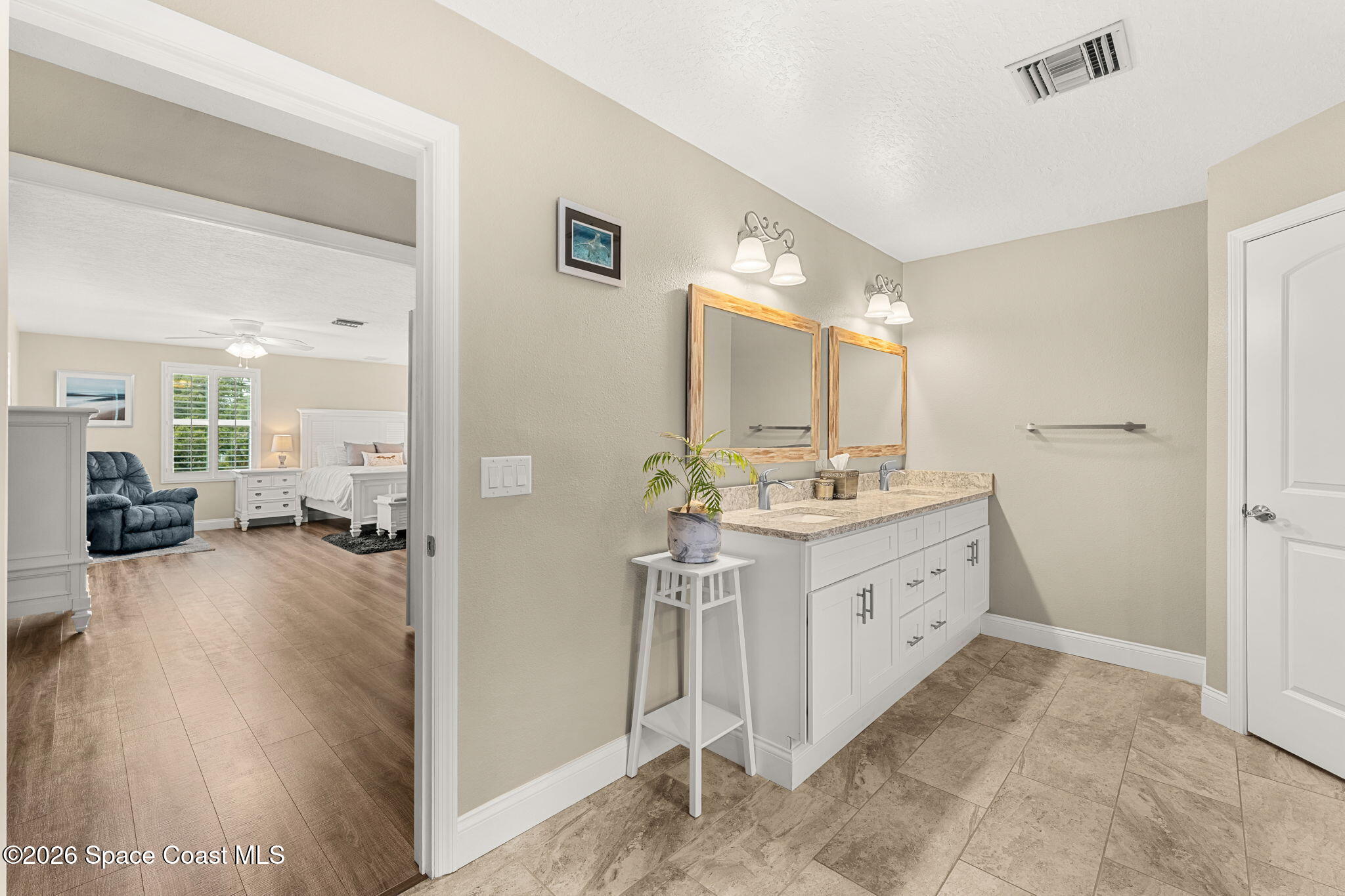 5687 Holden Road
